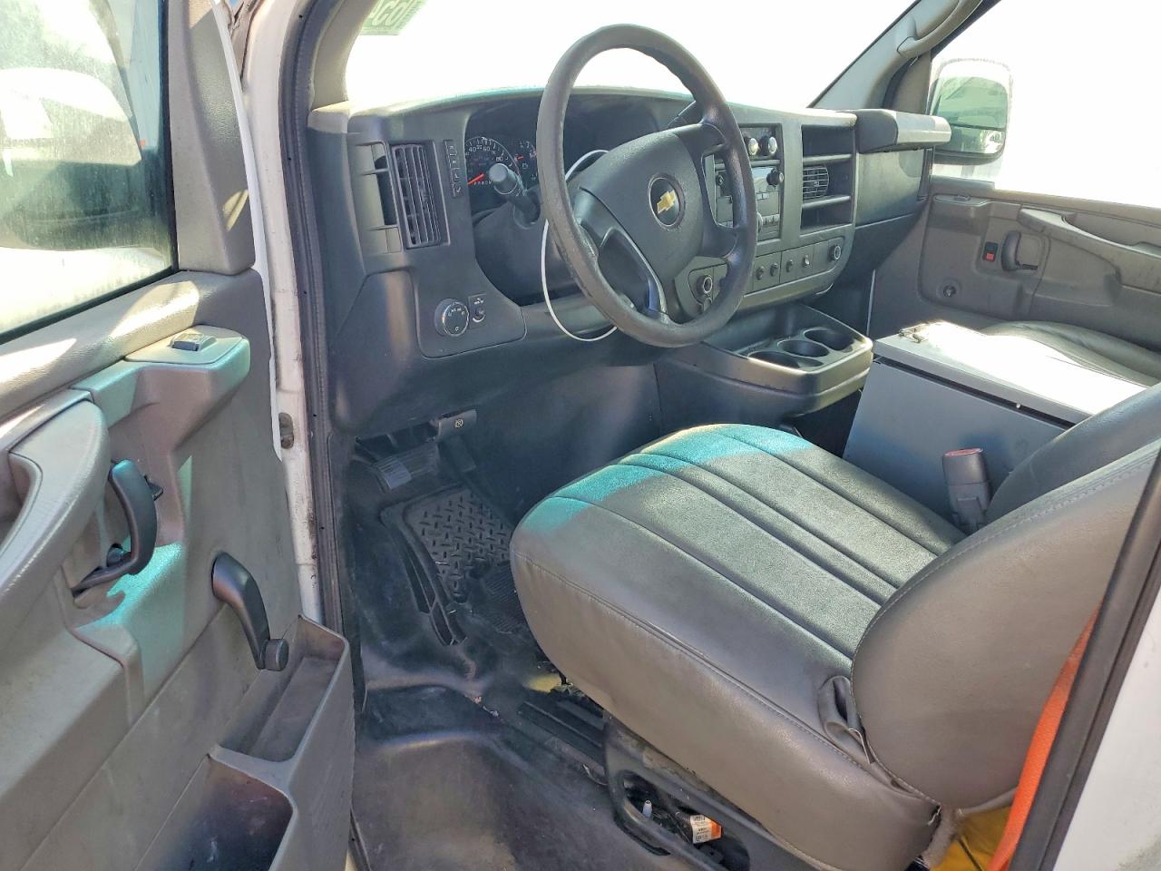 2013 Chevy Express VIN 1GCWGFCB9D1902264 photo 8