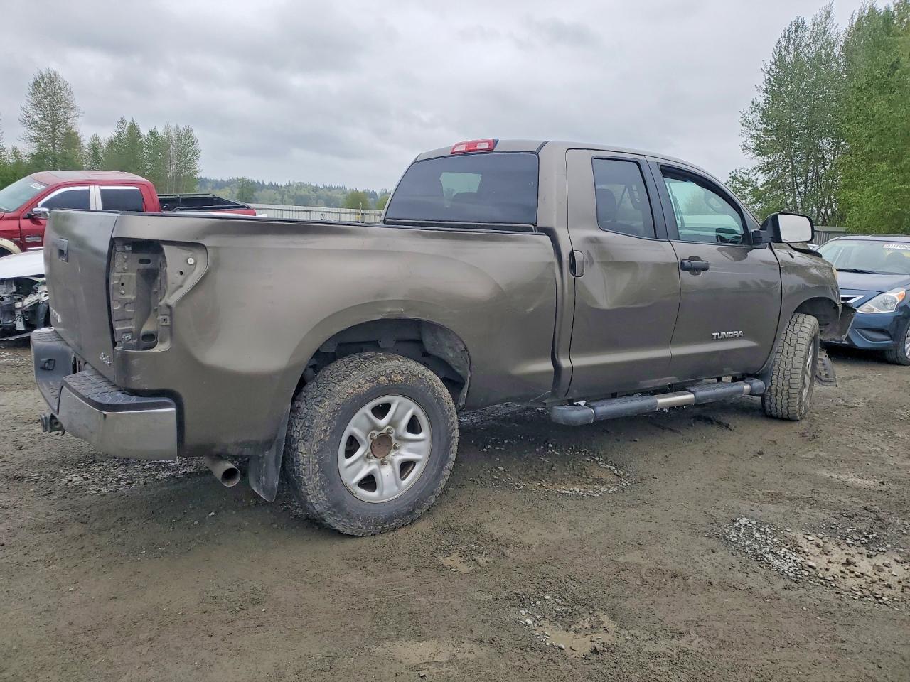 2011 Toyota Tundra VIN 5TFUM5F14BX023892 photo 3