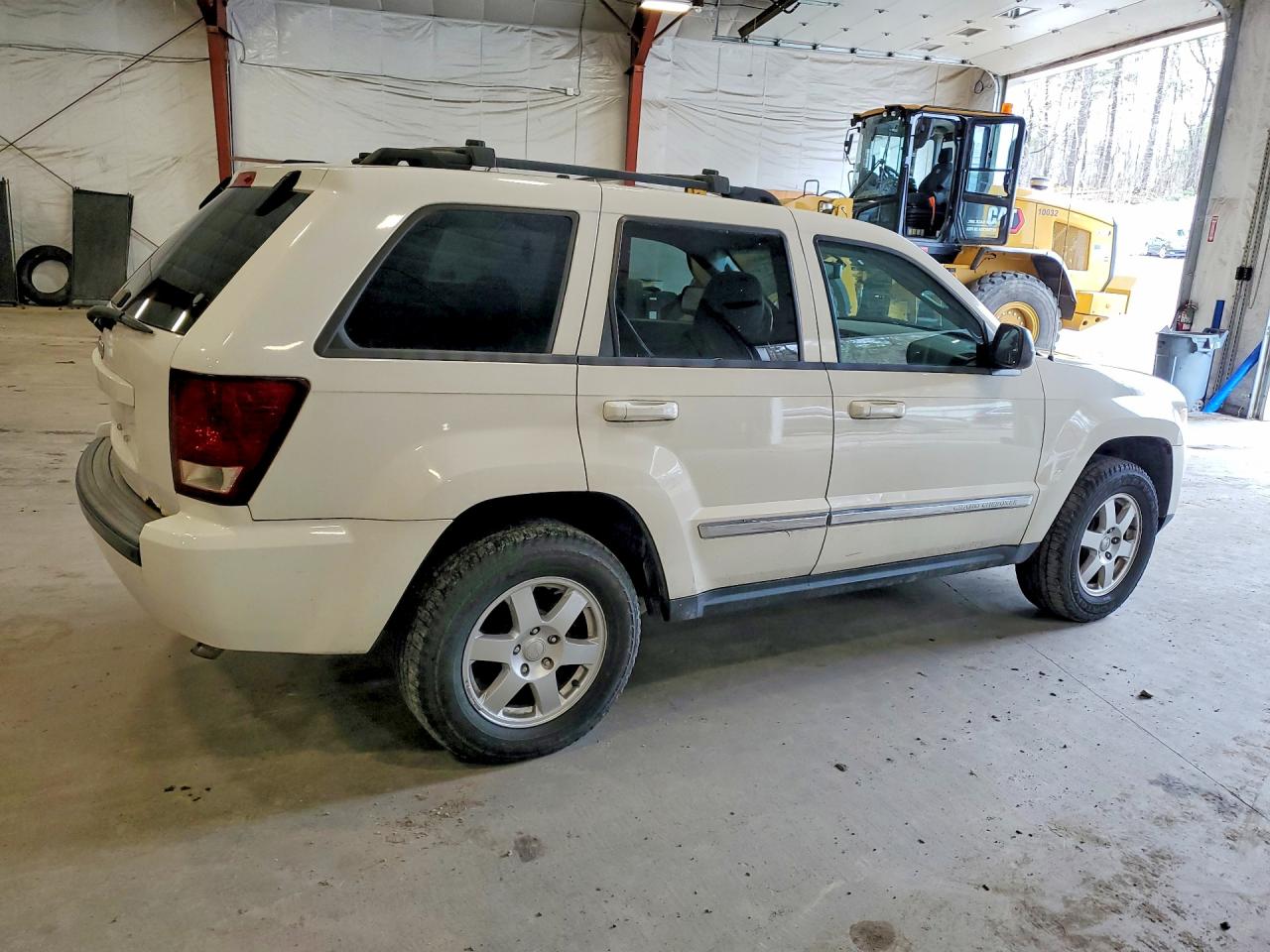 2010 JEEP Cherokee VIN 1J4PR4GK7AC148983 photo 3