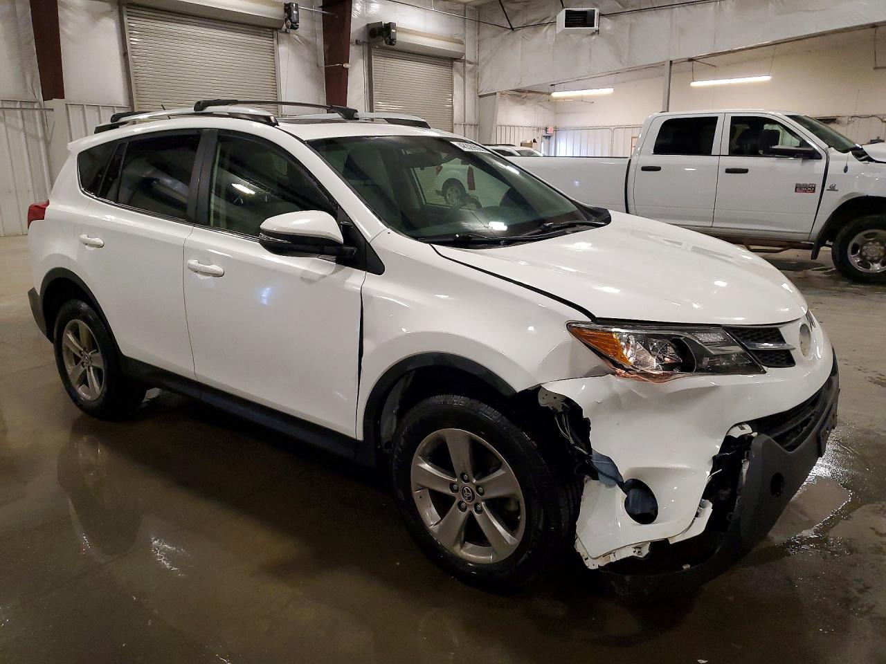 2015 Toyota Rav4 VIN JTMRFREV2FD157500 photo 4