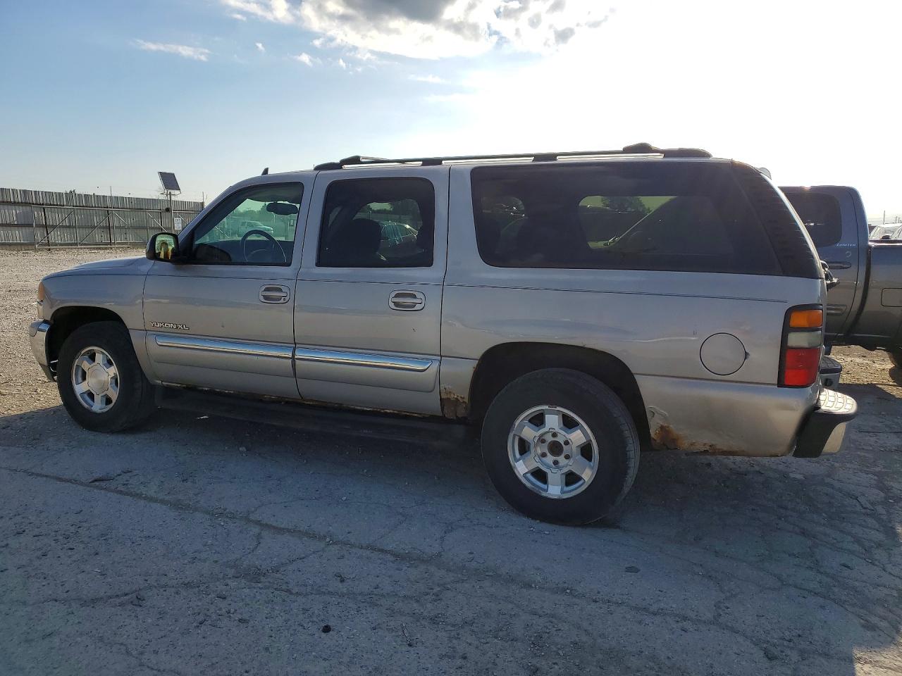 2006 GMC Yukon VIN 1GKFK16Z96J138482 photo 2