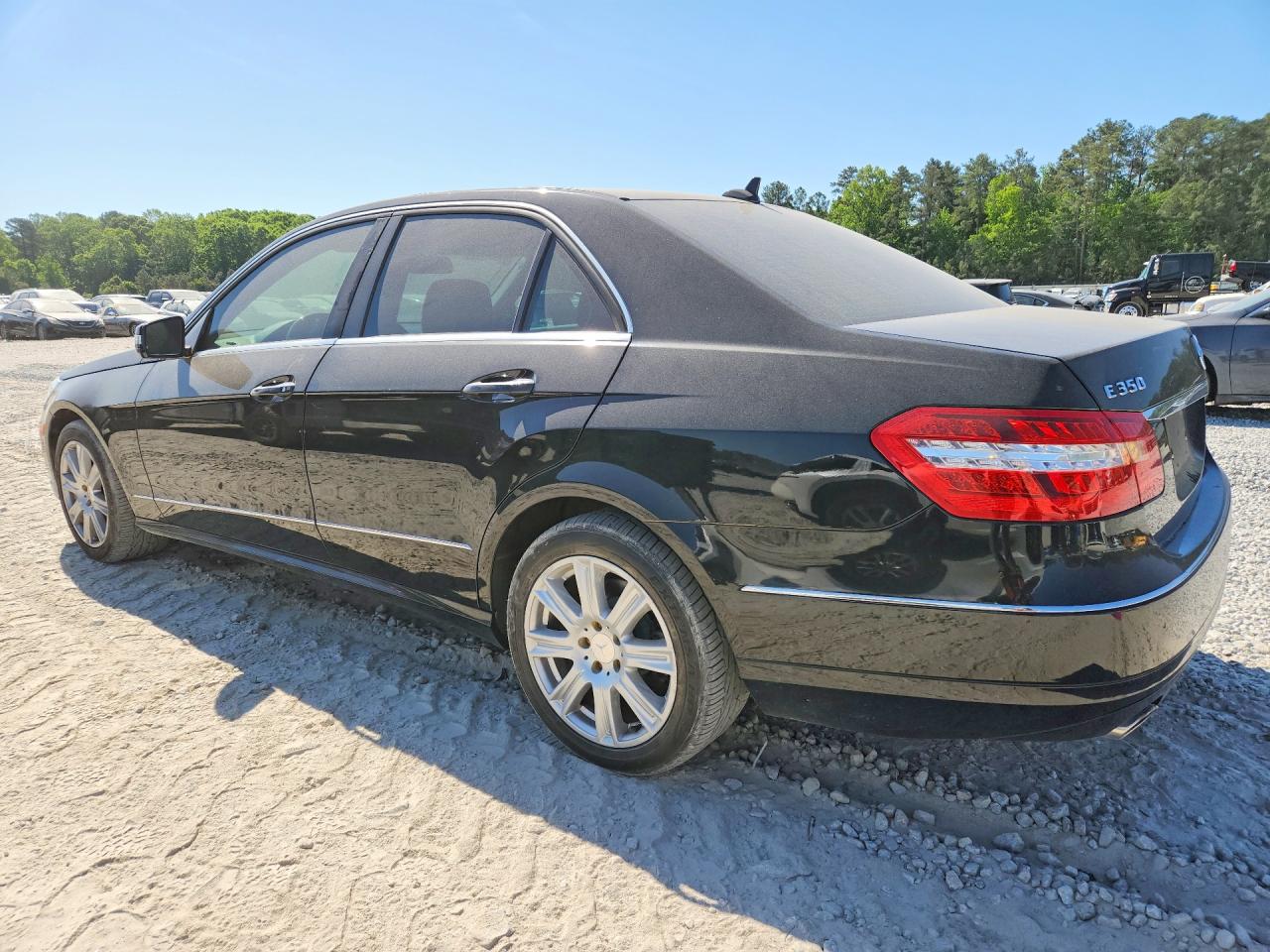 2013 E-class VIN WDDHF5KB8DA676554 photo 2
