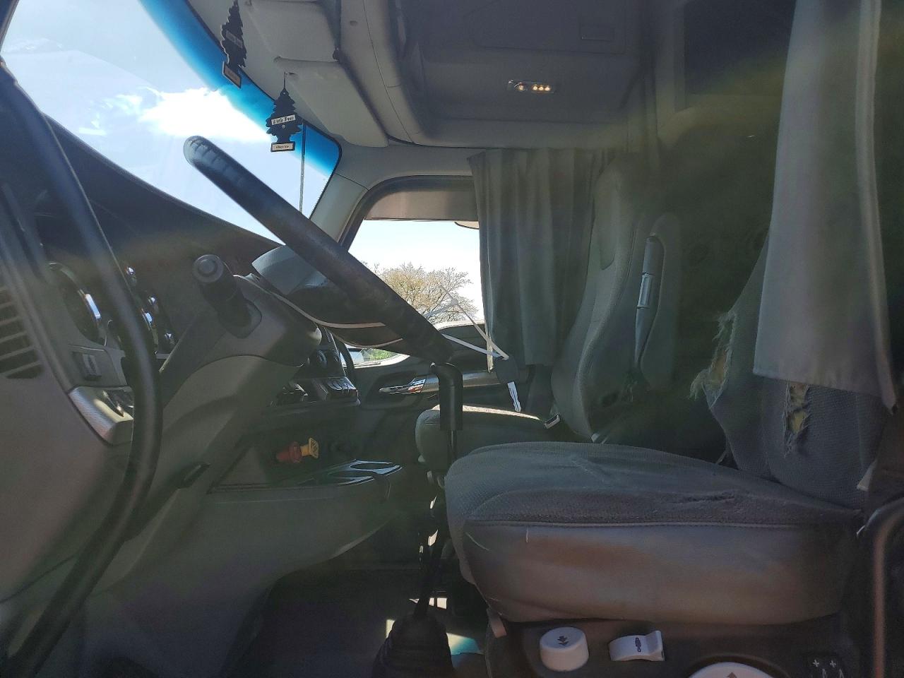 2014 KENWORTH All other VIN 1XKYD49X8EJ361187 photo 5