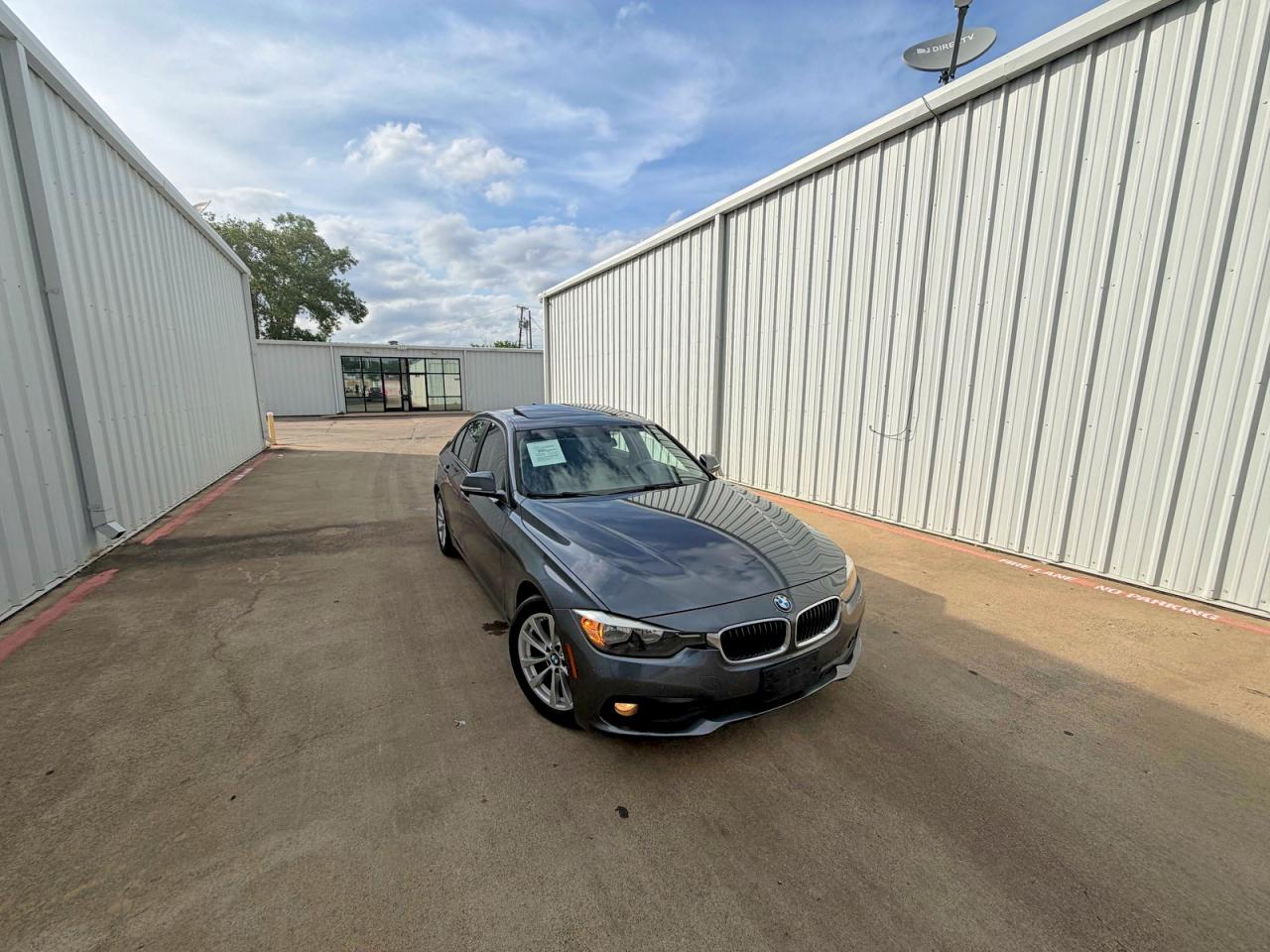 2016 BMW 3 series VIN WBA8E5G55GNT93166 photo 1