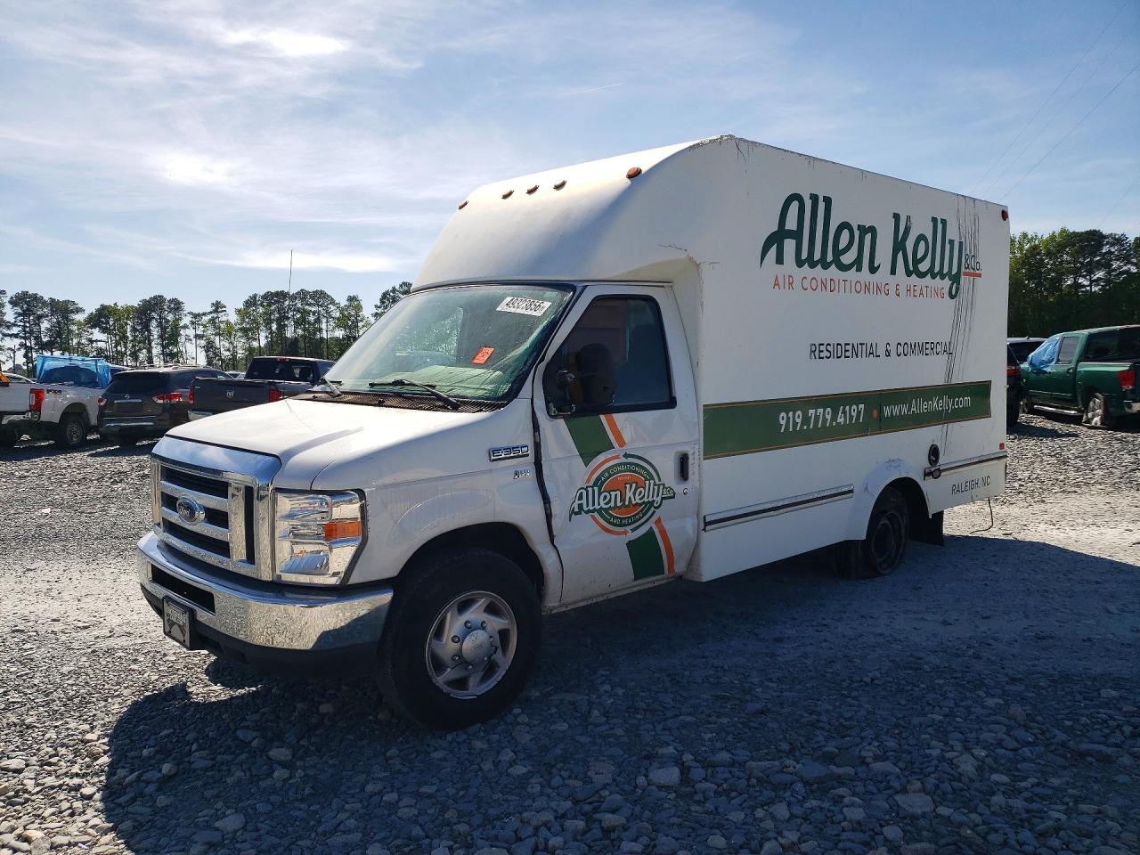 2017 Ford Econoline VIN 1FDWE3F65HDC77445 photo 1