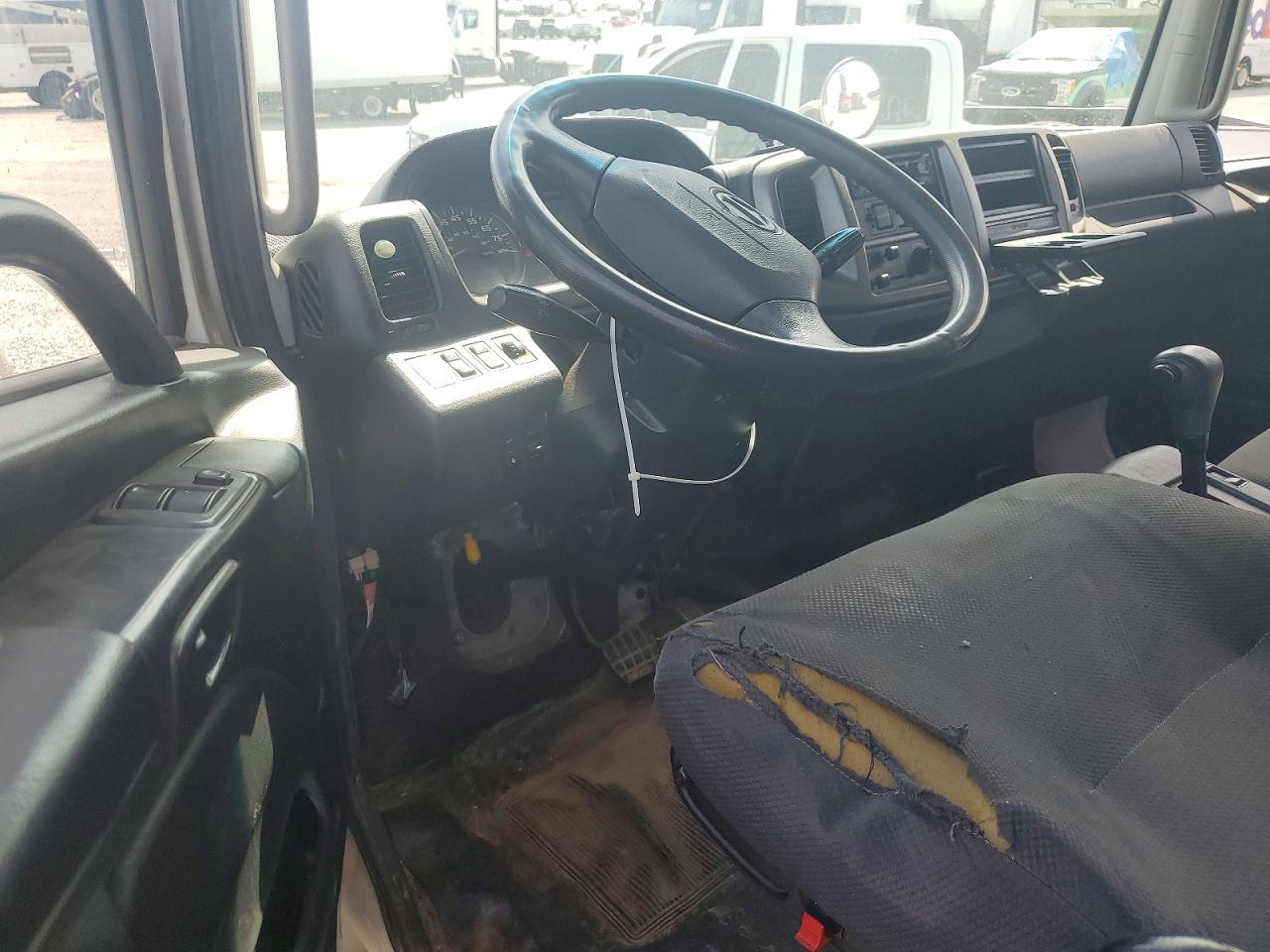 2017 HINO All models VIN 5PVNE8JV3H4S55794 photo 8