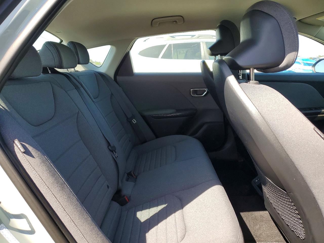 2025 Kia All other VIN 3KPFU4DE9SE007907 photo 10