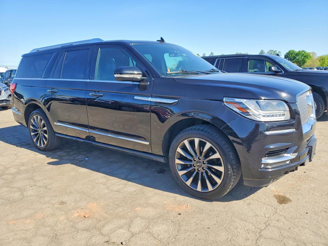 2021 Lincoln Navigator VIN 5LMJJ3LT2MEL17269 photo 4