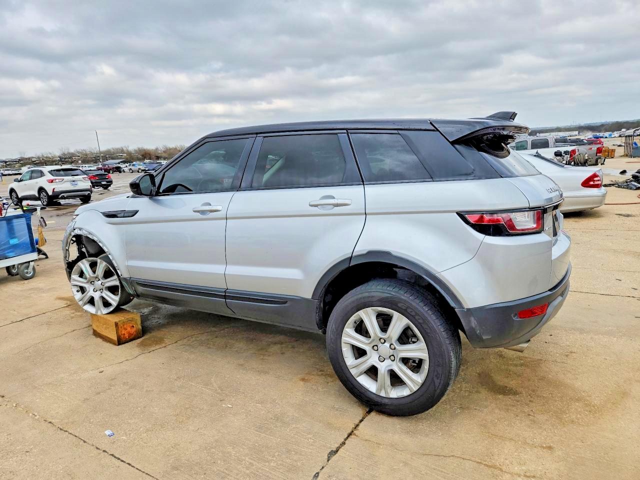 2018 Land Rangerover VIN SALVP2RX2JH323880 photo 2