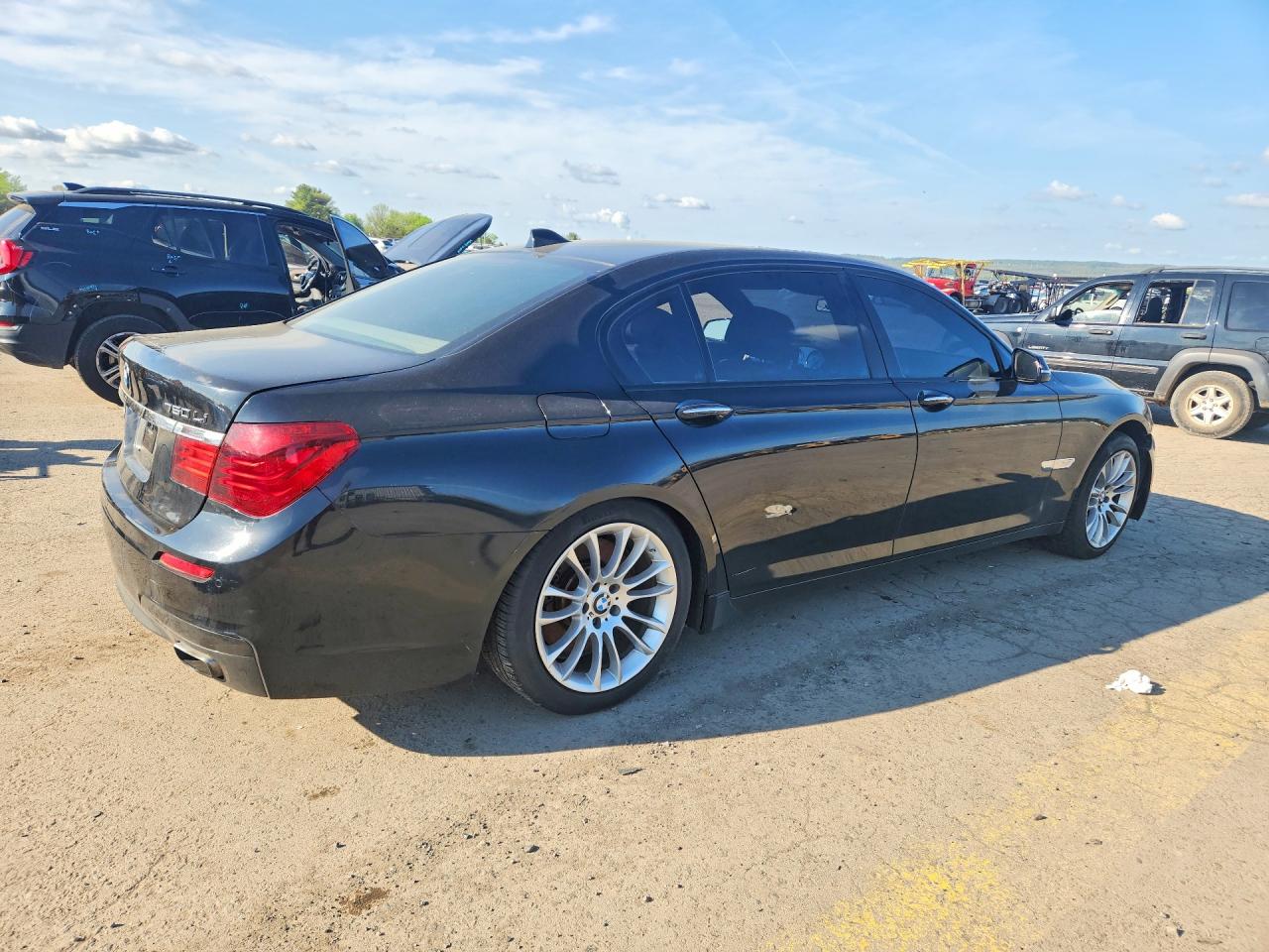 2013 BMW 7 series VIN WBAYF8C52DD140554 photo 3