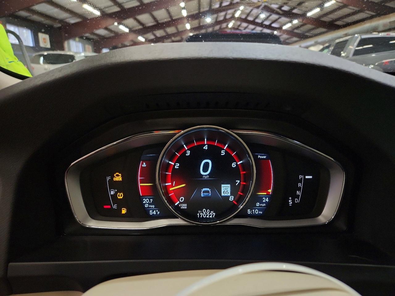 2015 Volvo V60 VIN YV1612SM9F1267136 photo 9