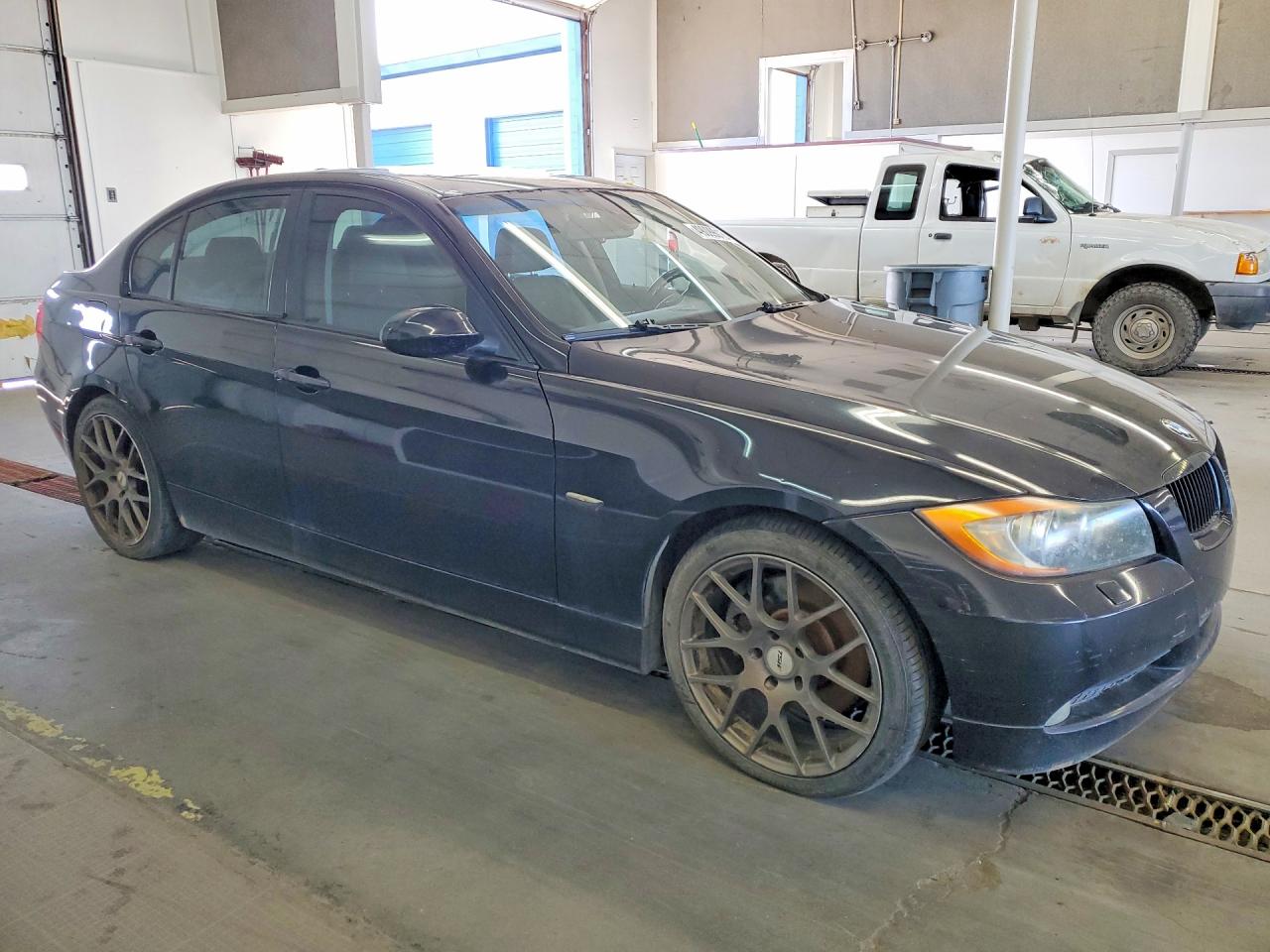 2006 BMW 3 series VIN WBAVD33596KV62492 photo 4
