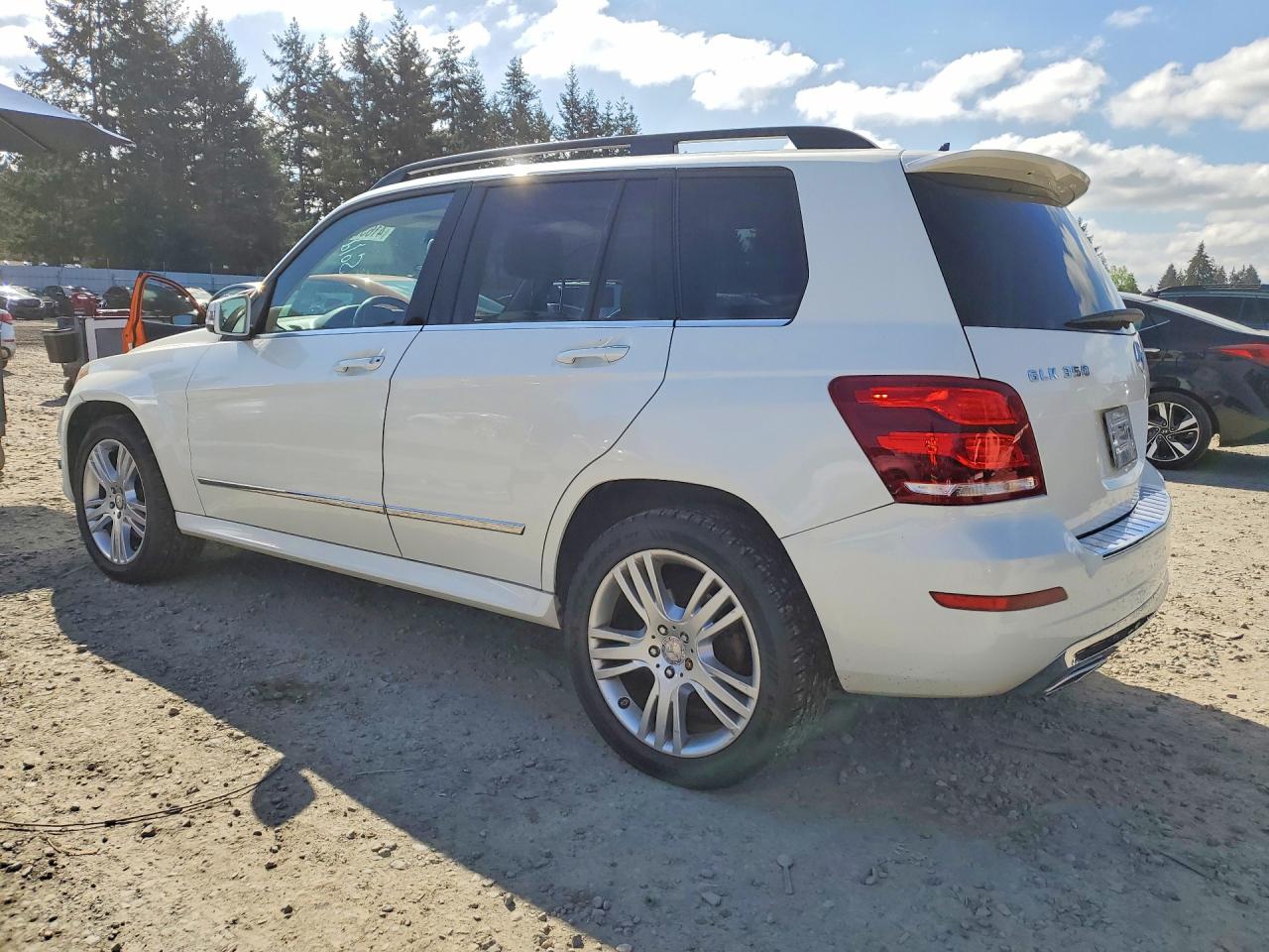 2014 Mercedes-Benz Glk-class VIN WDCGG8JB4EG315157 photo 2
