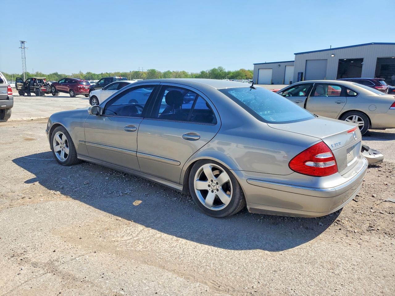 2006 MERCEDES-BENZ E-class VIN WDBUF56J76A844468 photo 2