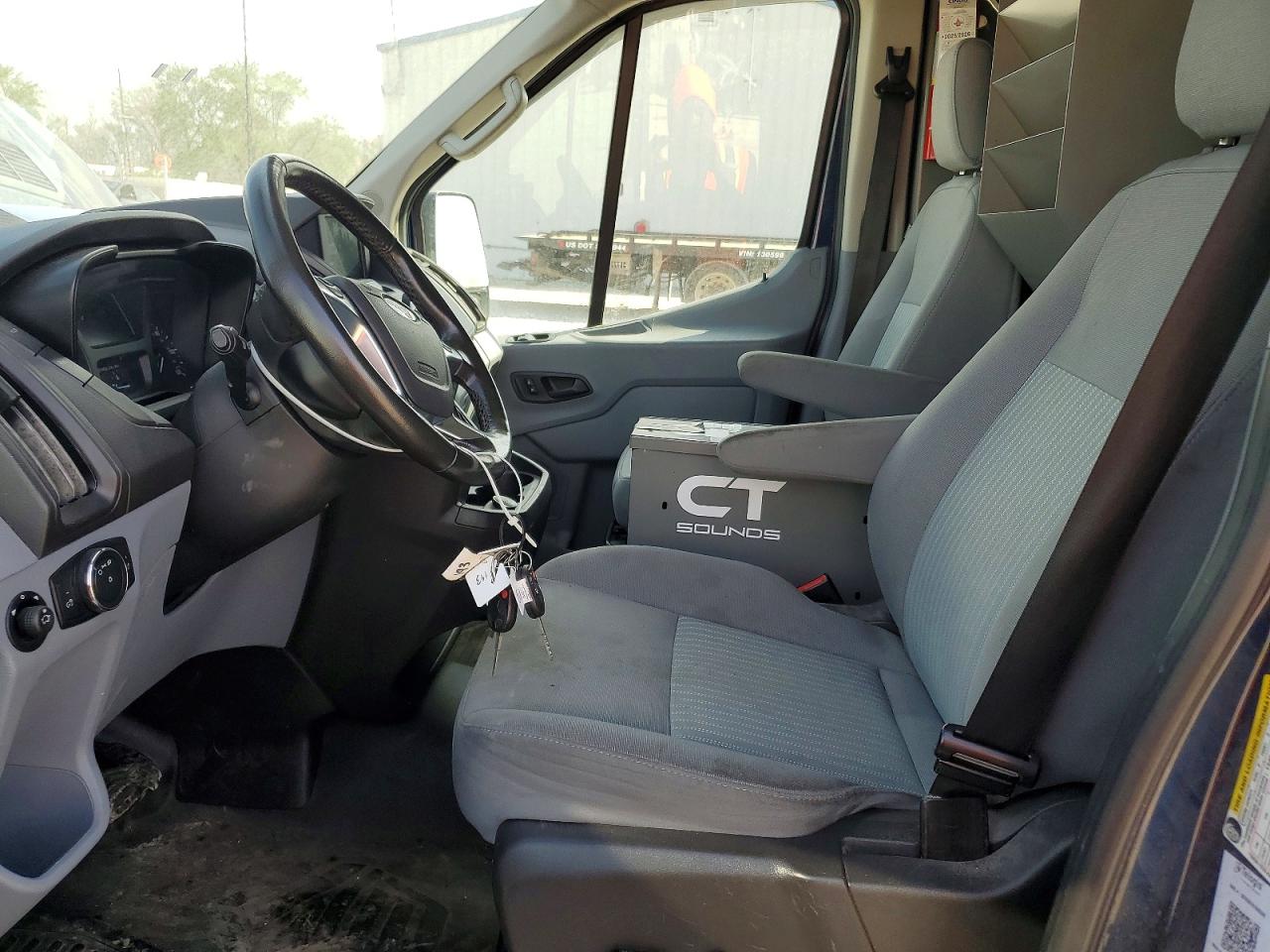 2019 Ford Transit VIN 1FTYR1CV6KKA52343 photo 7