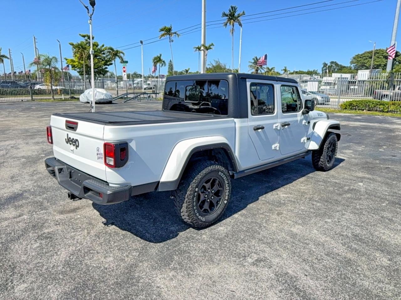 2023 Jeep Gladiator VIN 1C6HJTAG4PL564716 photo 4