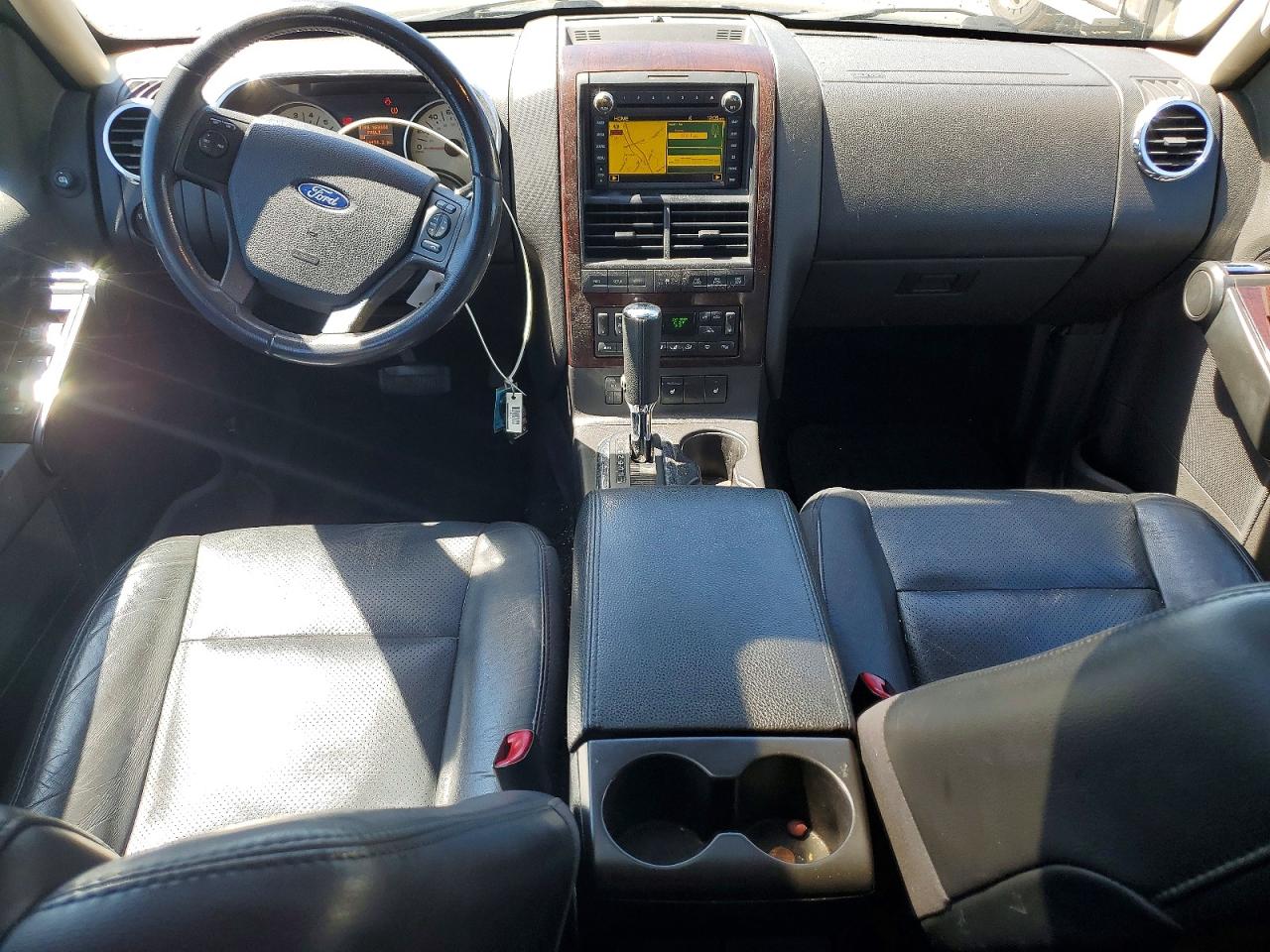 2010 Ford Explorer VIN 1FMEU7FE8AUA95547 photo 8