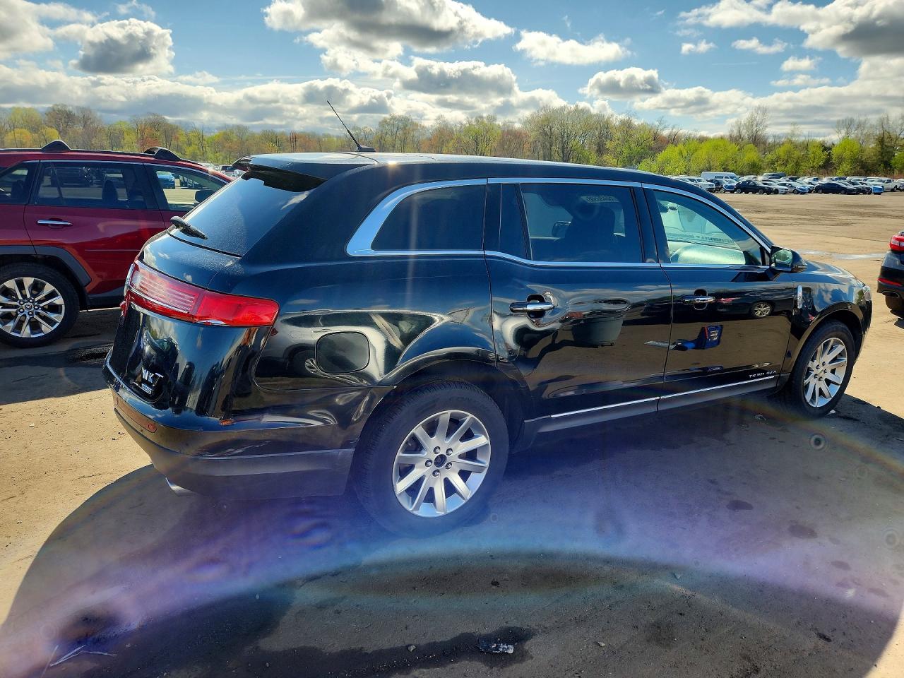 2018 LINCOLN Mkt VIN 2LMHJ5NK5JBL02598 photo 3