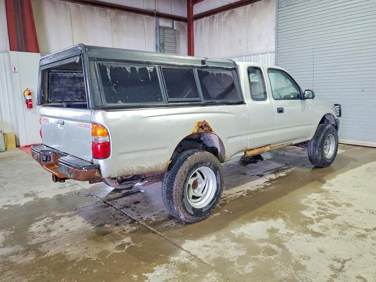2003 Toyota Tacoma VIN 5TEWM72N63Z272704 photo 3