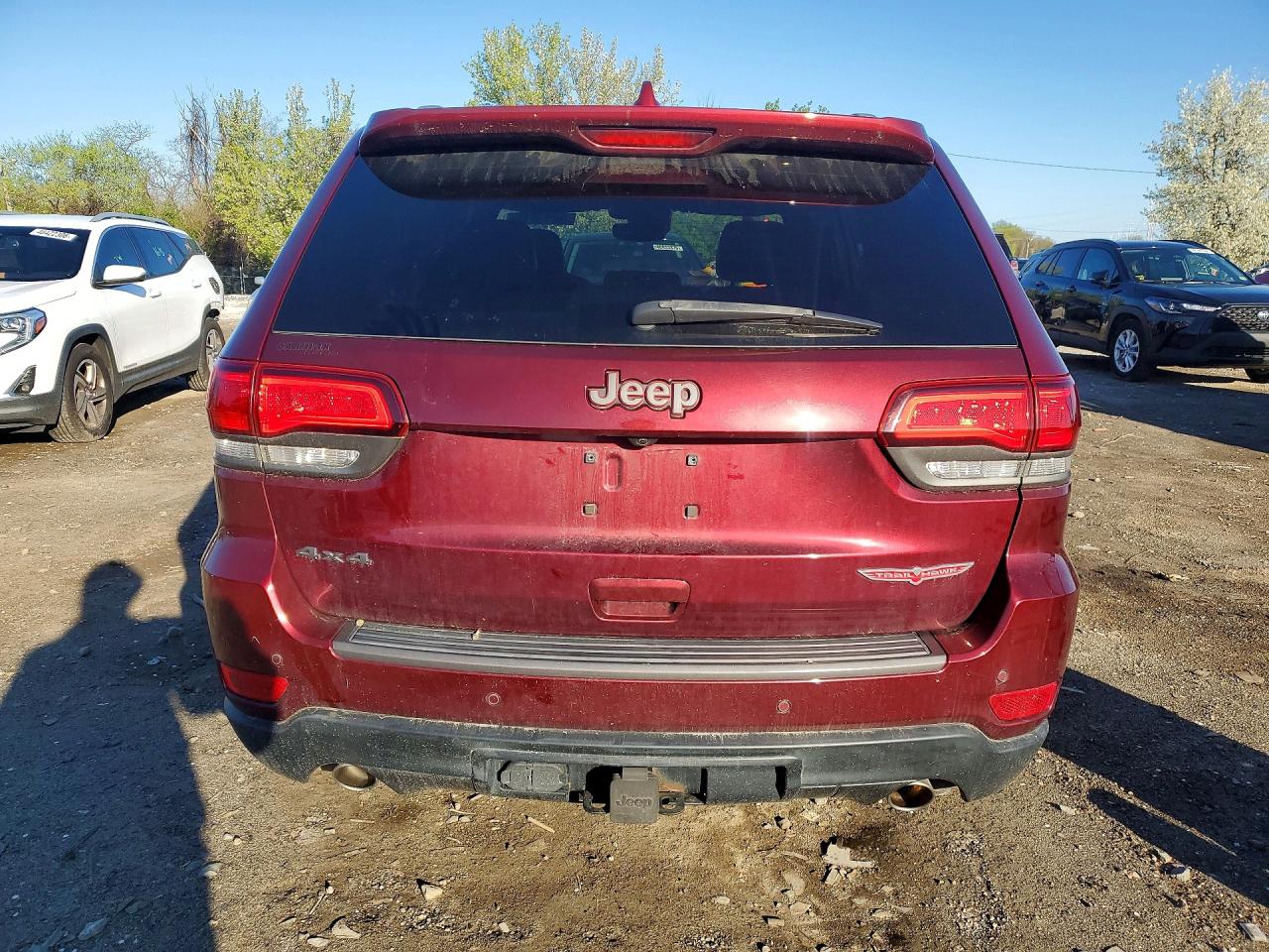 2018 Jeep Cherokee VIN 1C4RJFLG4JC230043 photo 6