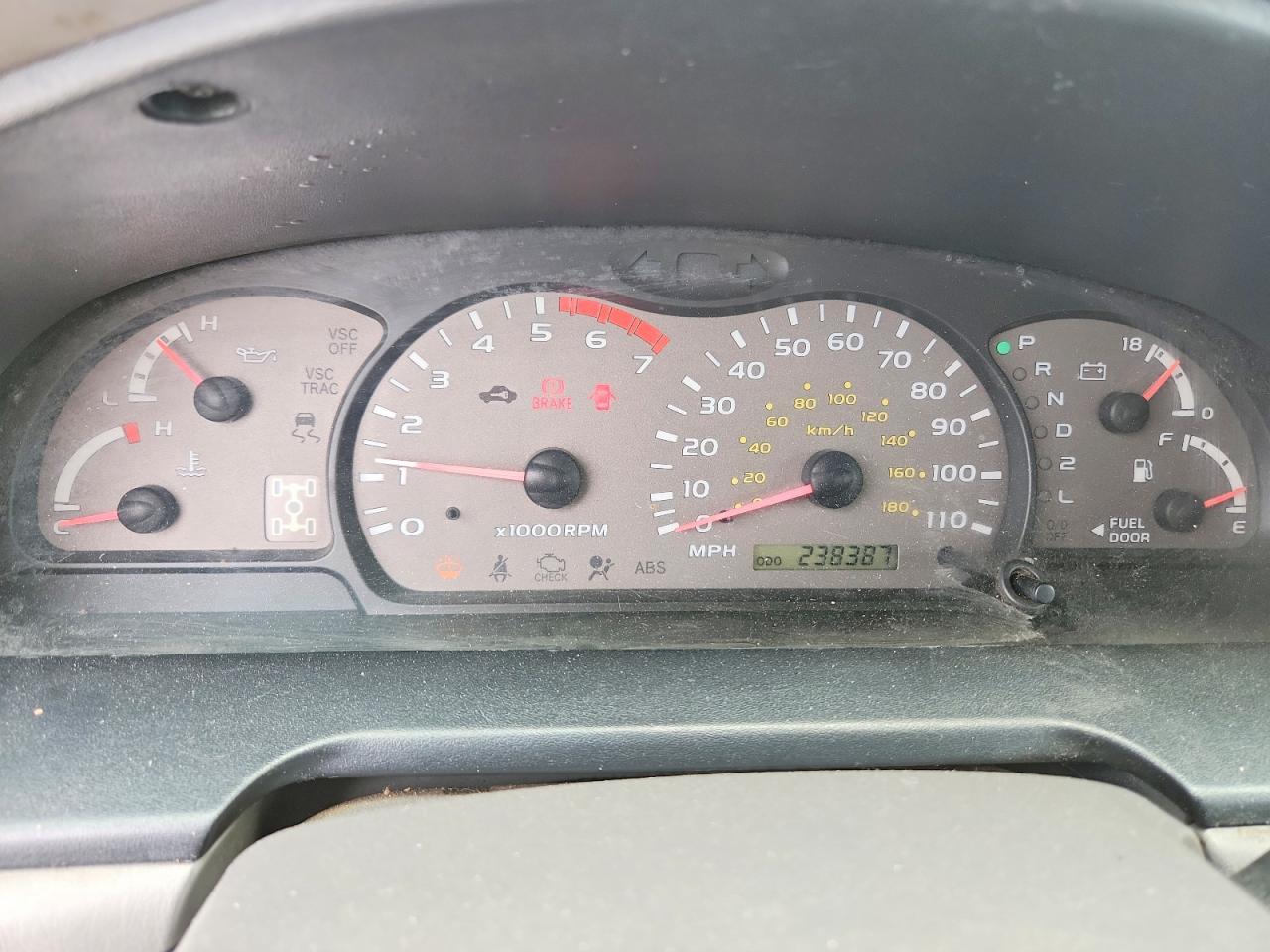2003 Toyota Sequoia VIN 5TDBT48A23S189725 photo 9