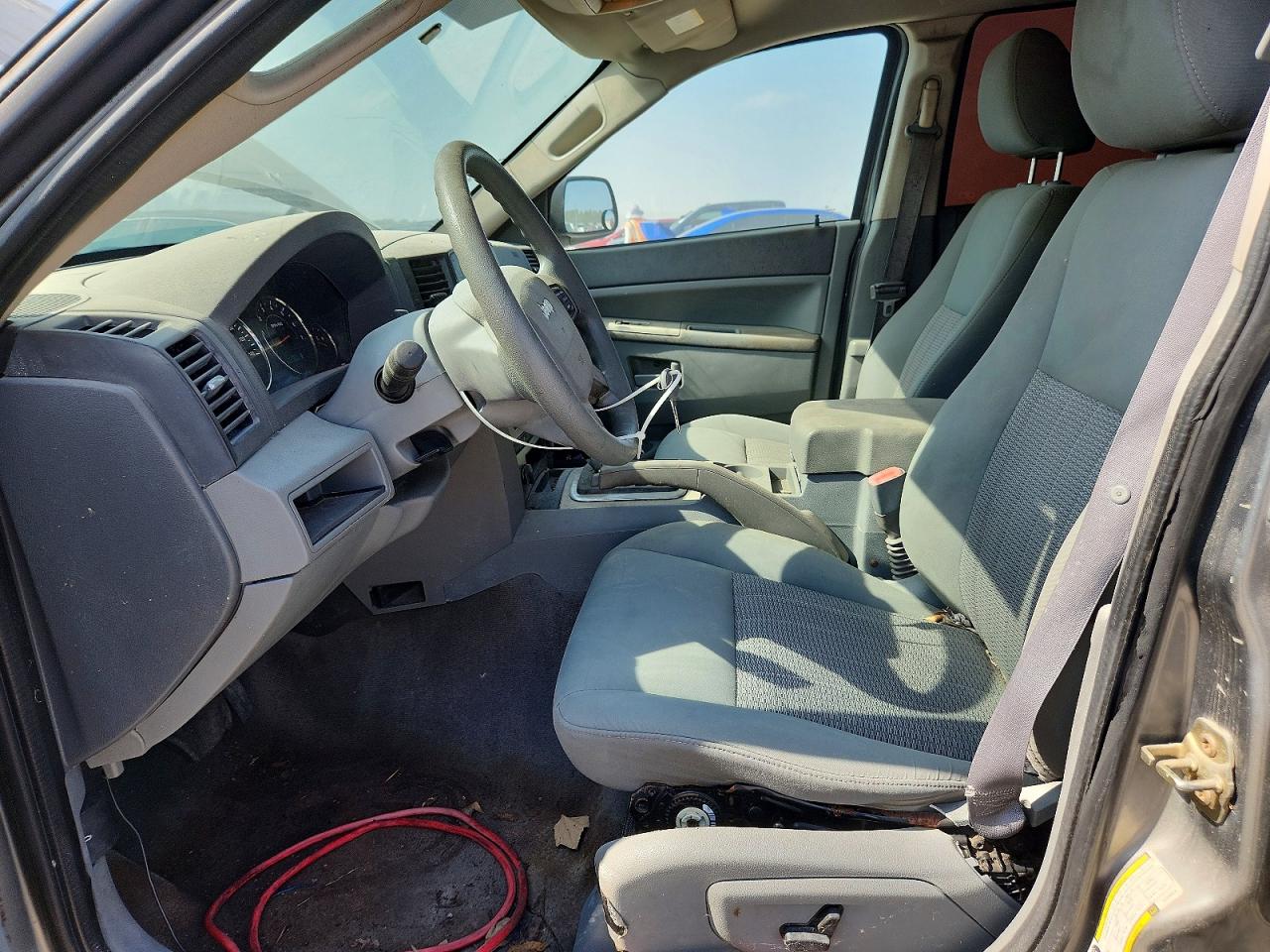 2007 Jeep Cherokee VIN 1J8GR48K77C548323 photo 7