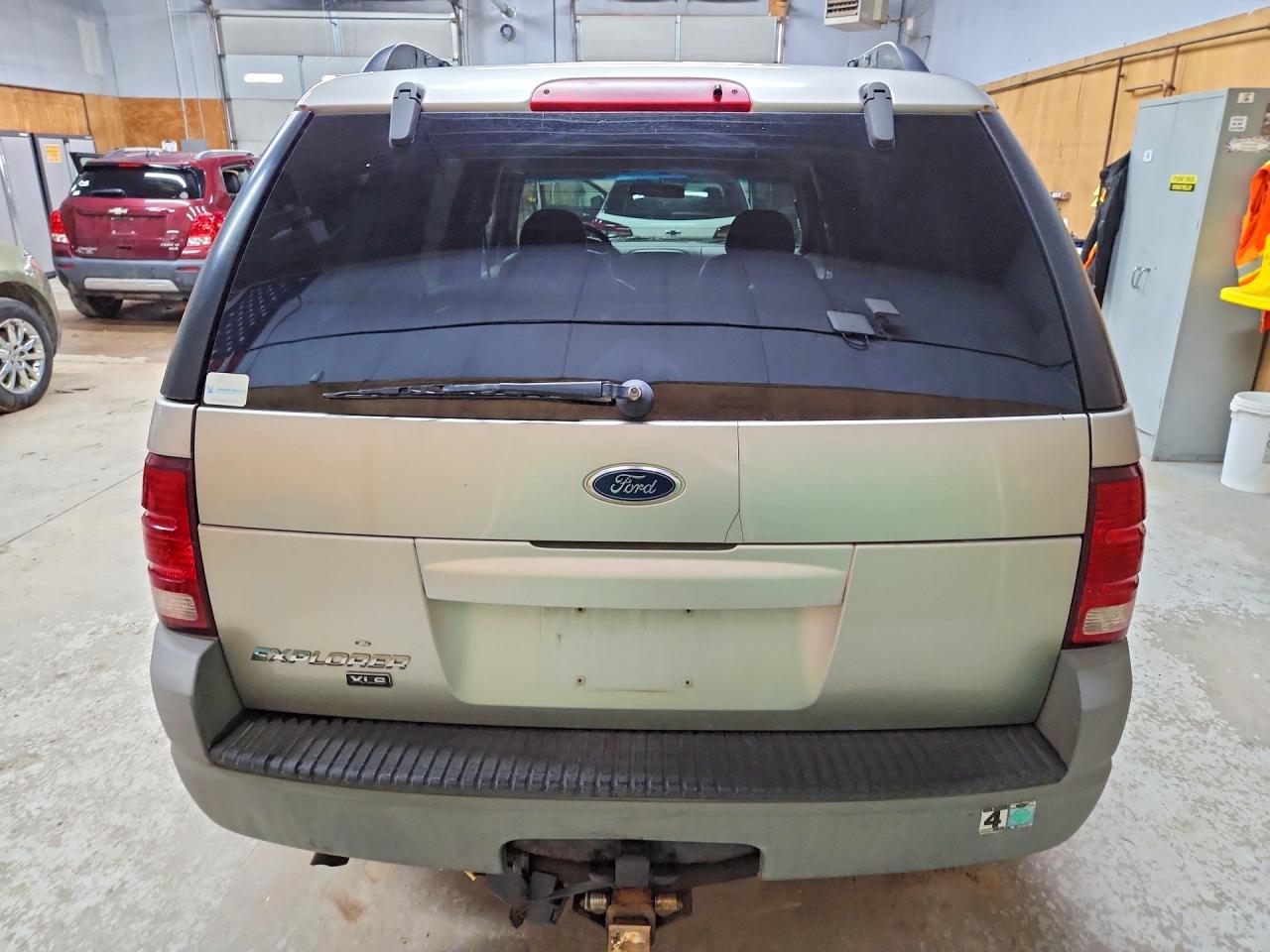 2002 Ford Explorer VIN 1FMZU72K82UD10648 photo 6