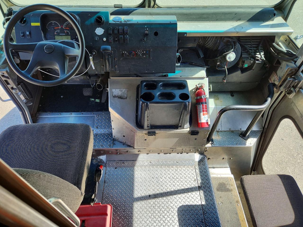 2020 FREIGHTLINER All other VIN 4UZAC2EA1LCLZ7001 photo 8