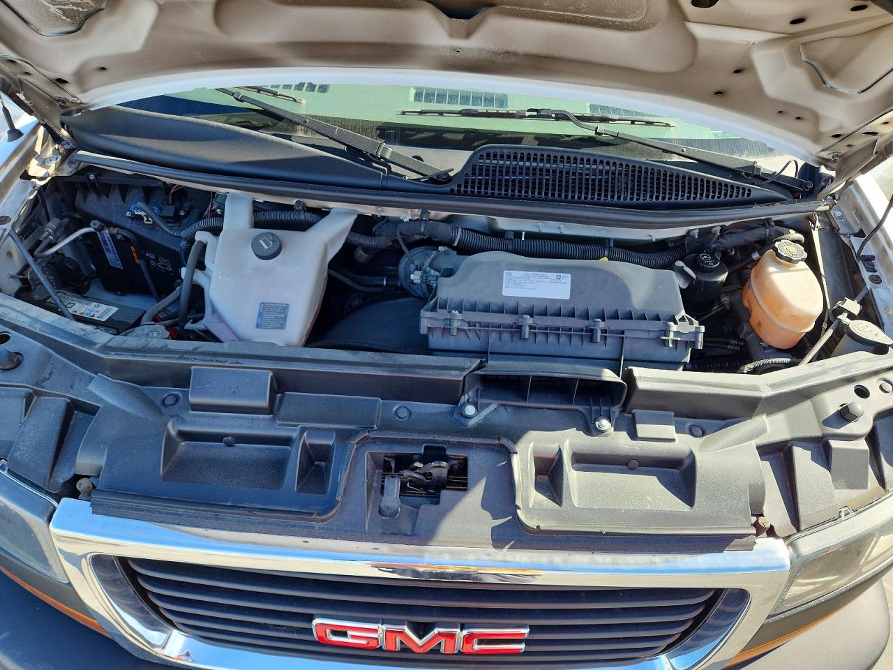 2024 GMC Savana VIN 1GTW7AFP0R1234484 photo 11