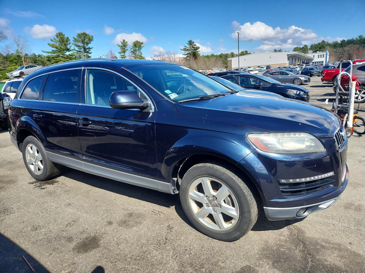 2011 Audi Q7 VIN WA1LGAFE5BD010000 photo 4