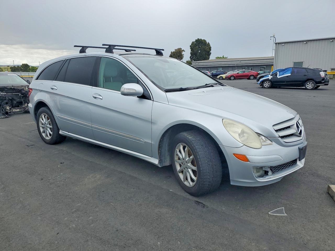 2007 MERCEDES-BENZ R-class VIN 4JGCB65E97A048255 photo 4
