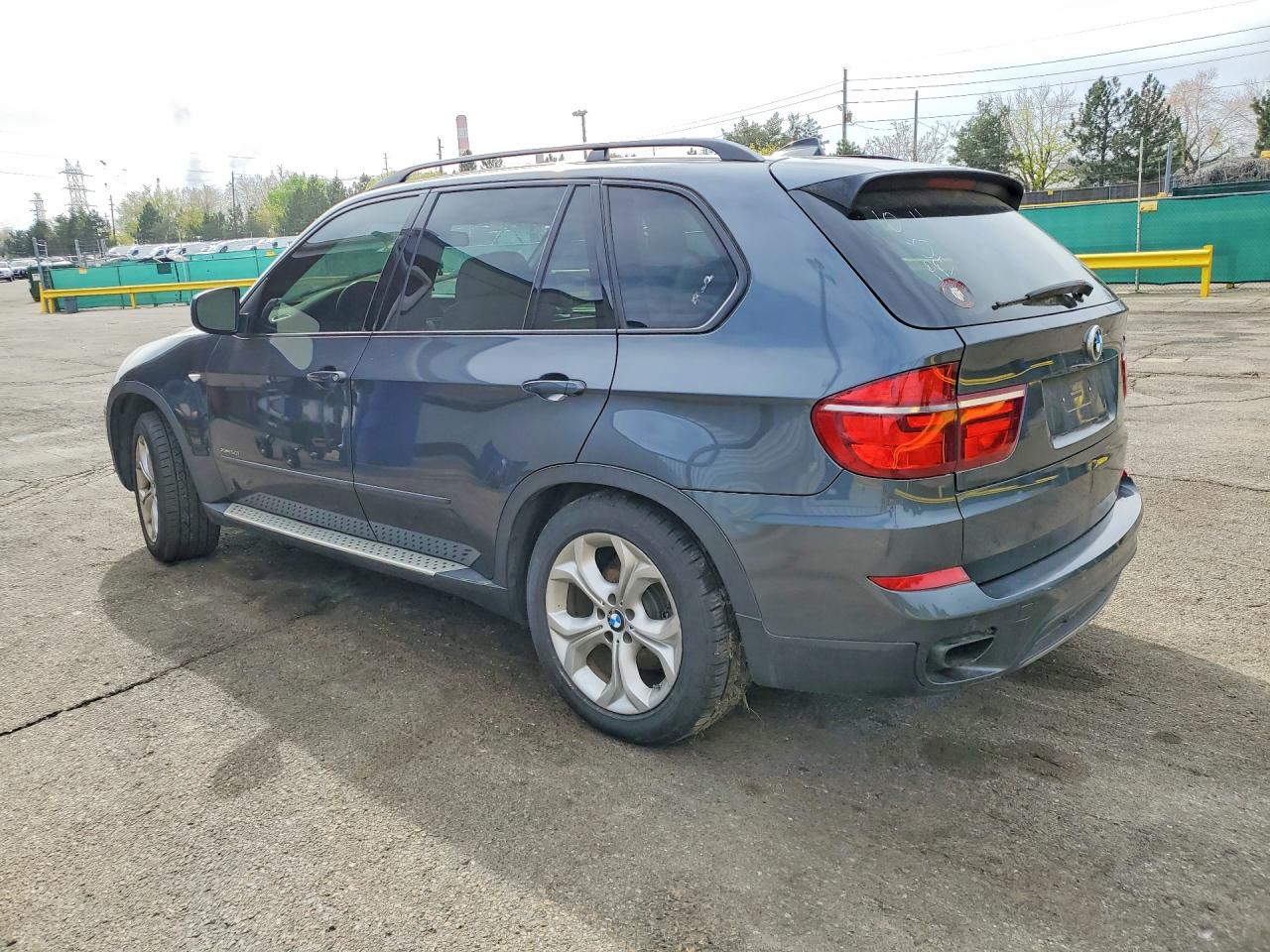 2011 BMW X5 VIN 5UXZV8C51BL420056 photo 2
