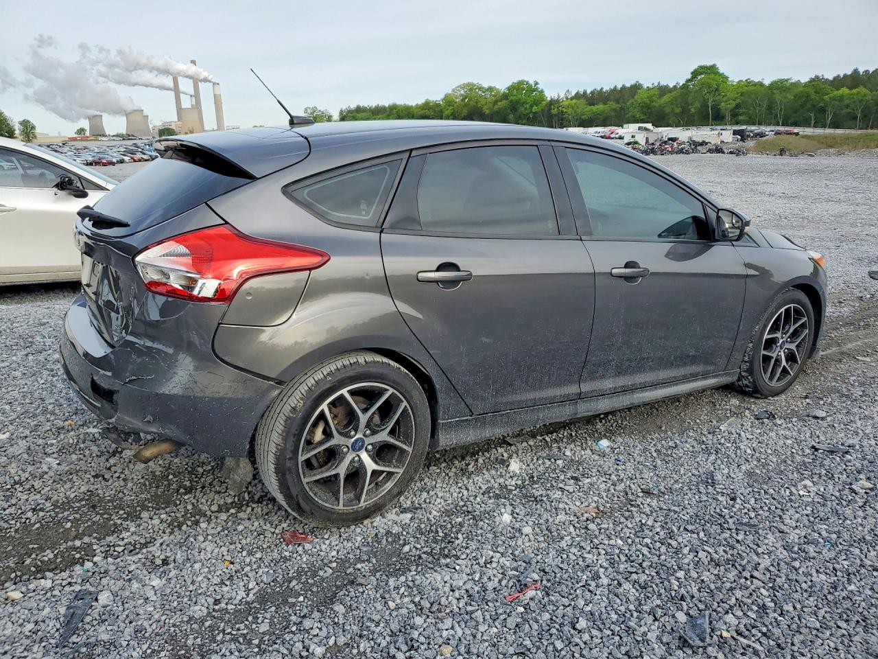 2015 Ford Focus VIN 1FADP3K21FL291781 photo 3