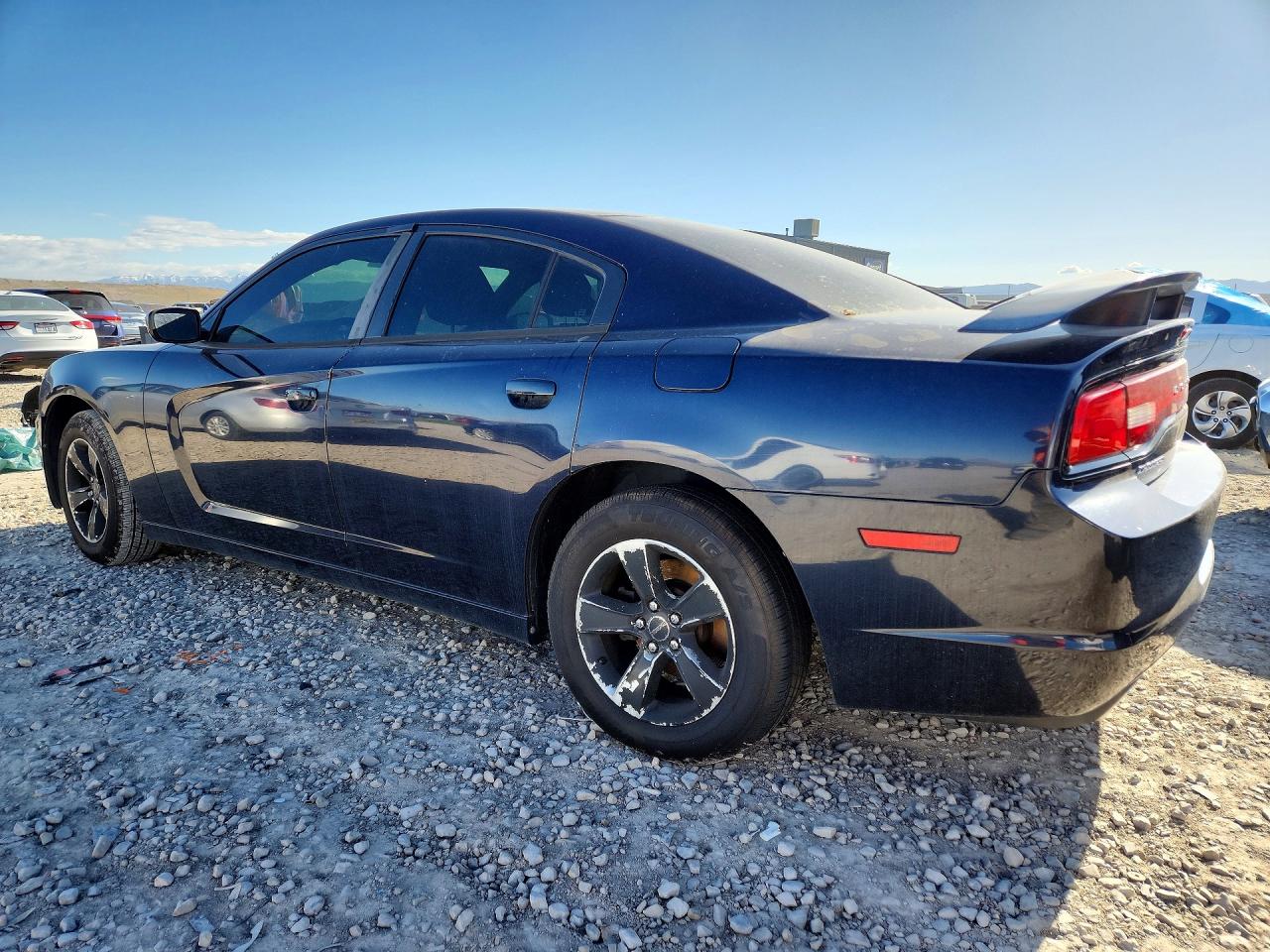 2011 Dodge Charger VIN 2B3CL3CGXBH556122 photo 2