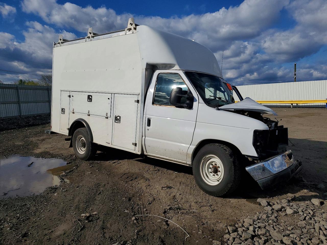 2019 FORD Econoline VIN 1FDWE3F63KDC27425 photo 4