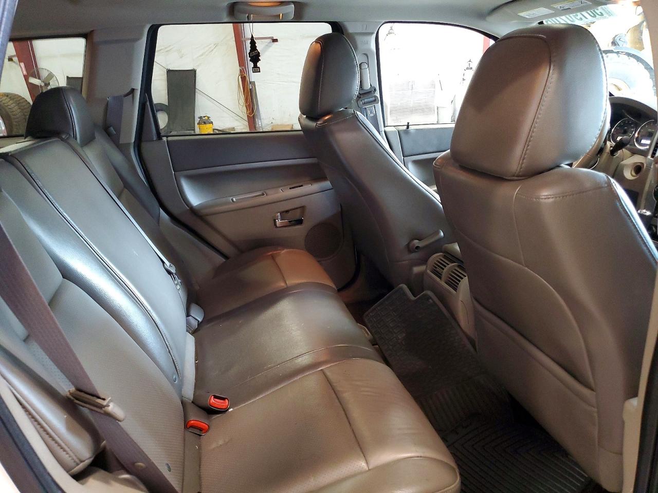 2010 JEEP Cherokee VIN 1J4PR4GK7AC148983 photo 11