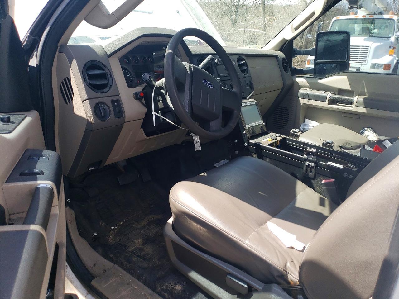 2010 Ford F550 VIN 1FDAX5HR9AEA82553 photo 8