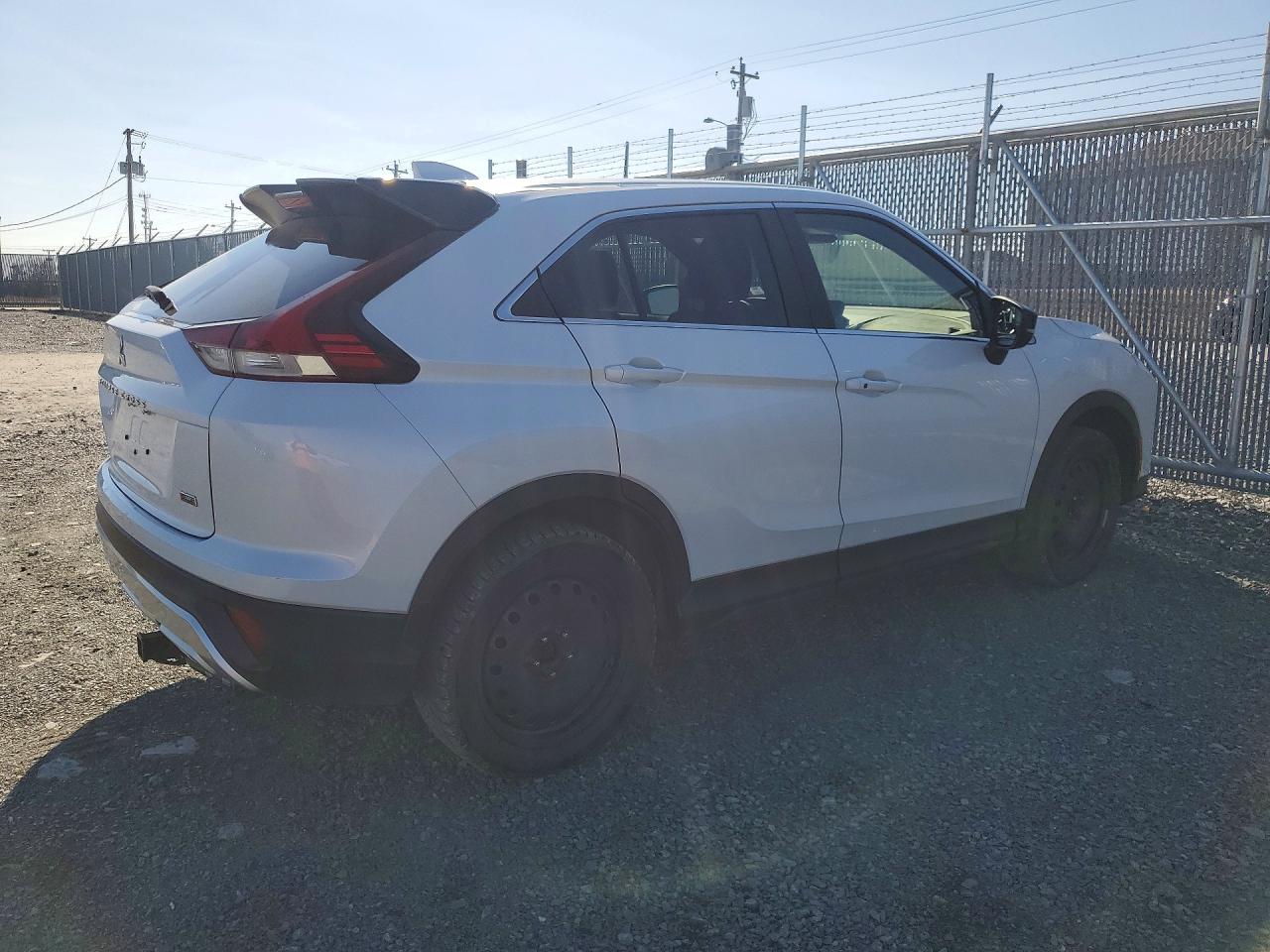 2023 Mitsubishi ECLIPSE VIN JA4ATVAA7PZ618125 photo 3