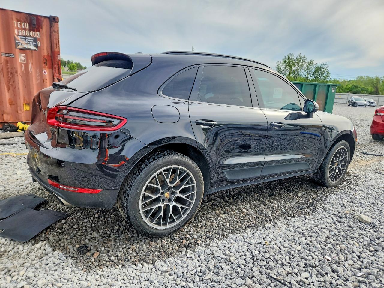 2017 Porsche Macan VIN WP1AB2A5XHLB17792 photo 3
