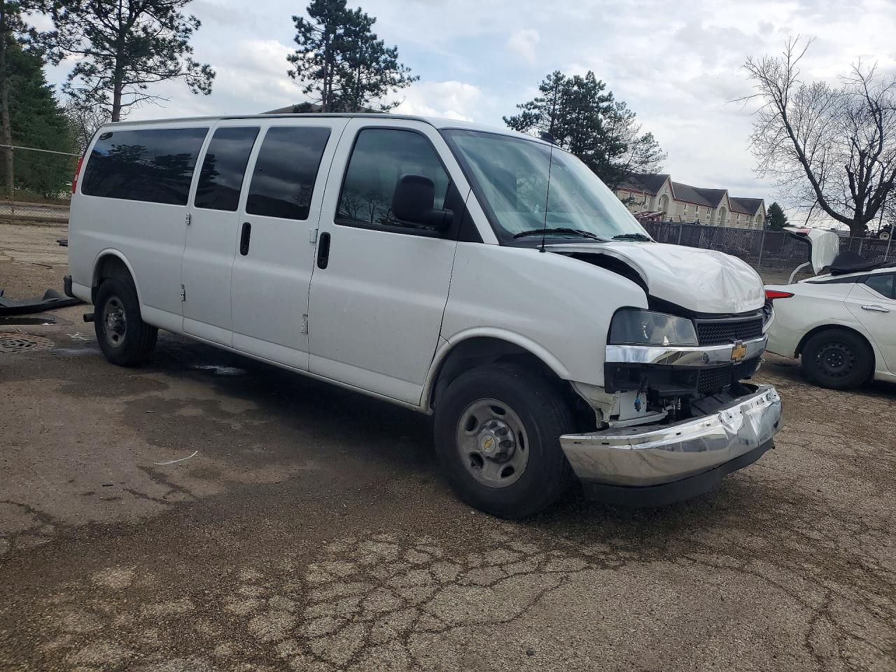 2025 Chevrolet Express VIN 1GAZGPF71S1165061 photo 4