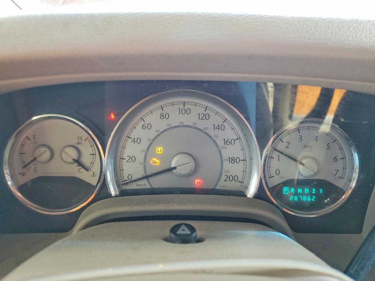 2007 Chrysler Aspen VIN 1A8HW58207F514225 photo 9