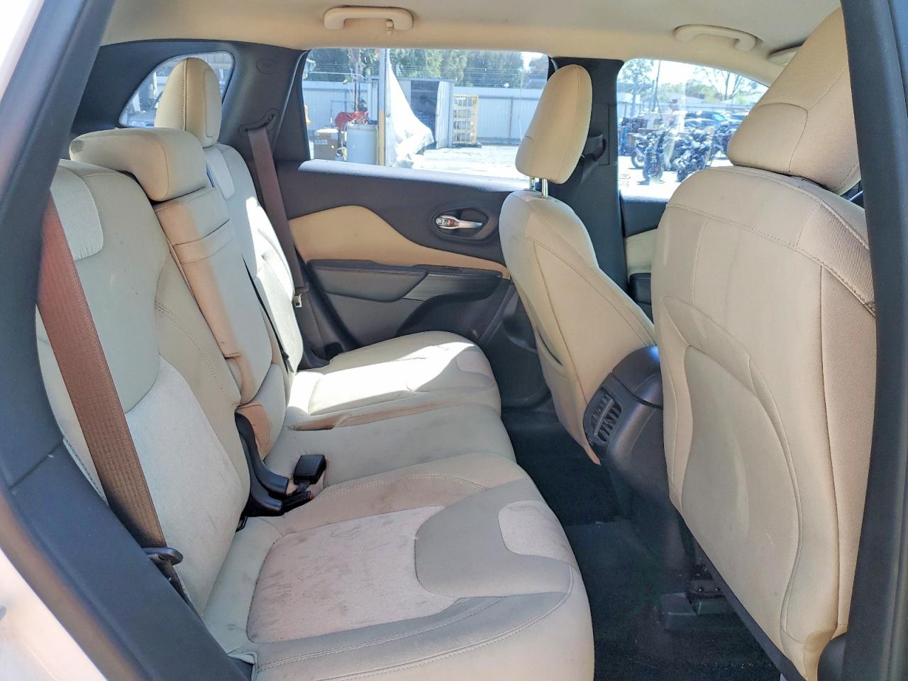 2015 Jeep Grand cher VIN 1C4PJLAB6FW516897 photo 10