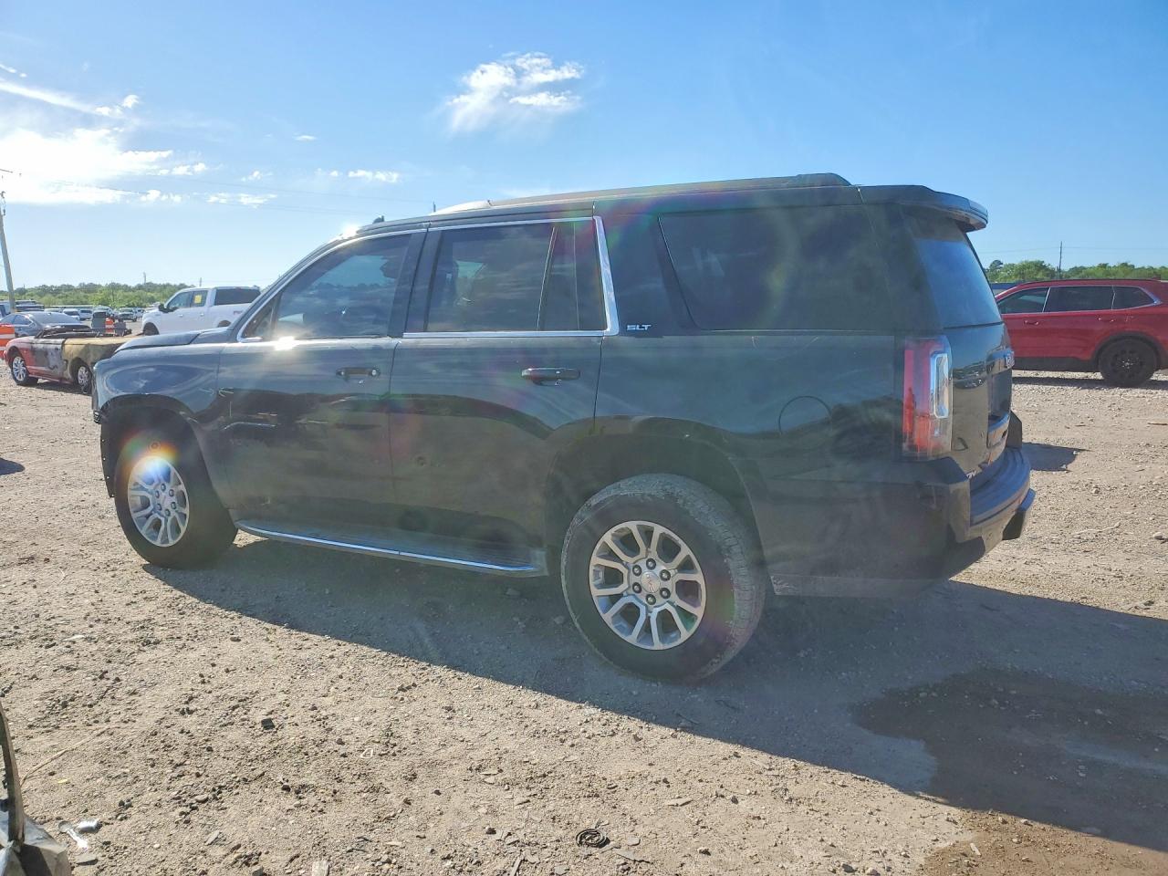 2020 GMC Yukon VIN 1GKS1BKC2LR254628 photo 2