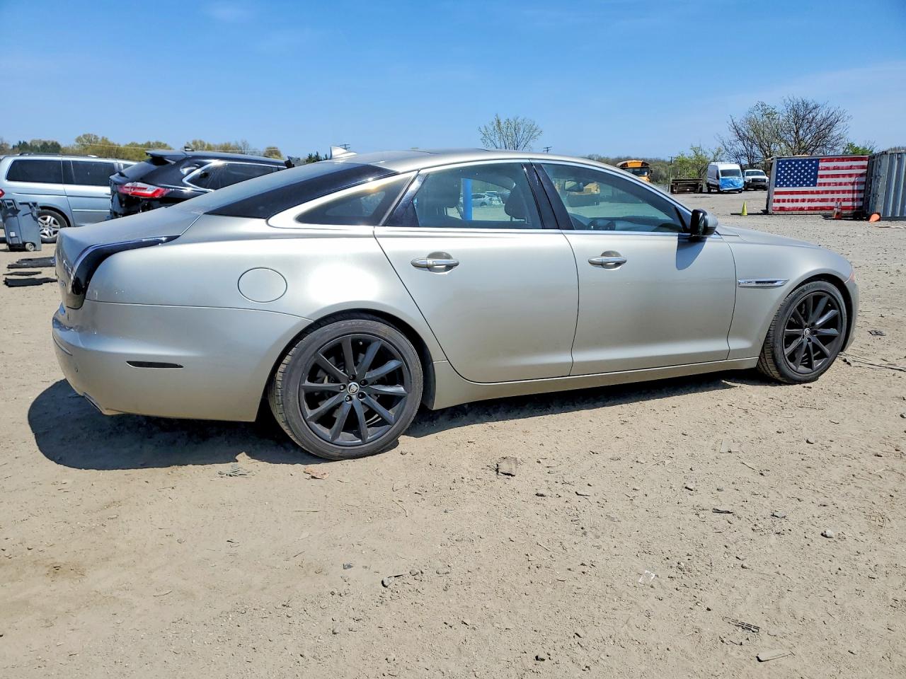 2013 Jaguar Xj VIN SAJWA1C75D8V43553 photo 3