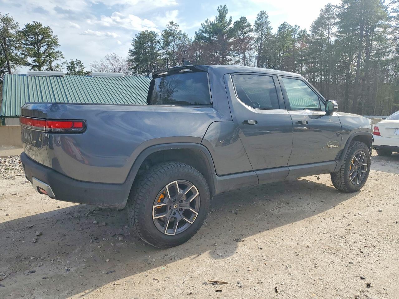 2022 Rivian Rit VIN 7FCTGAAL5NN001429 photo 3