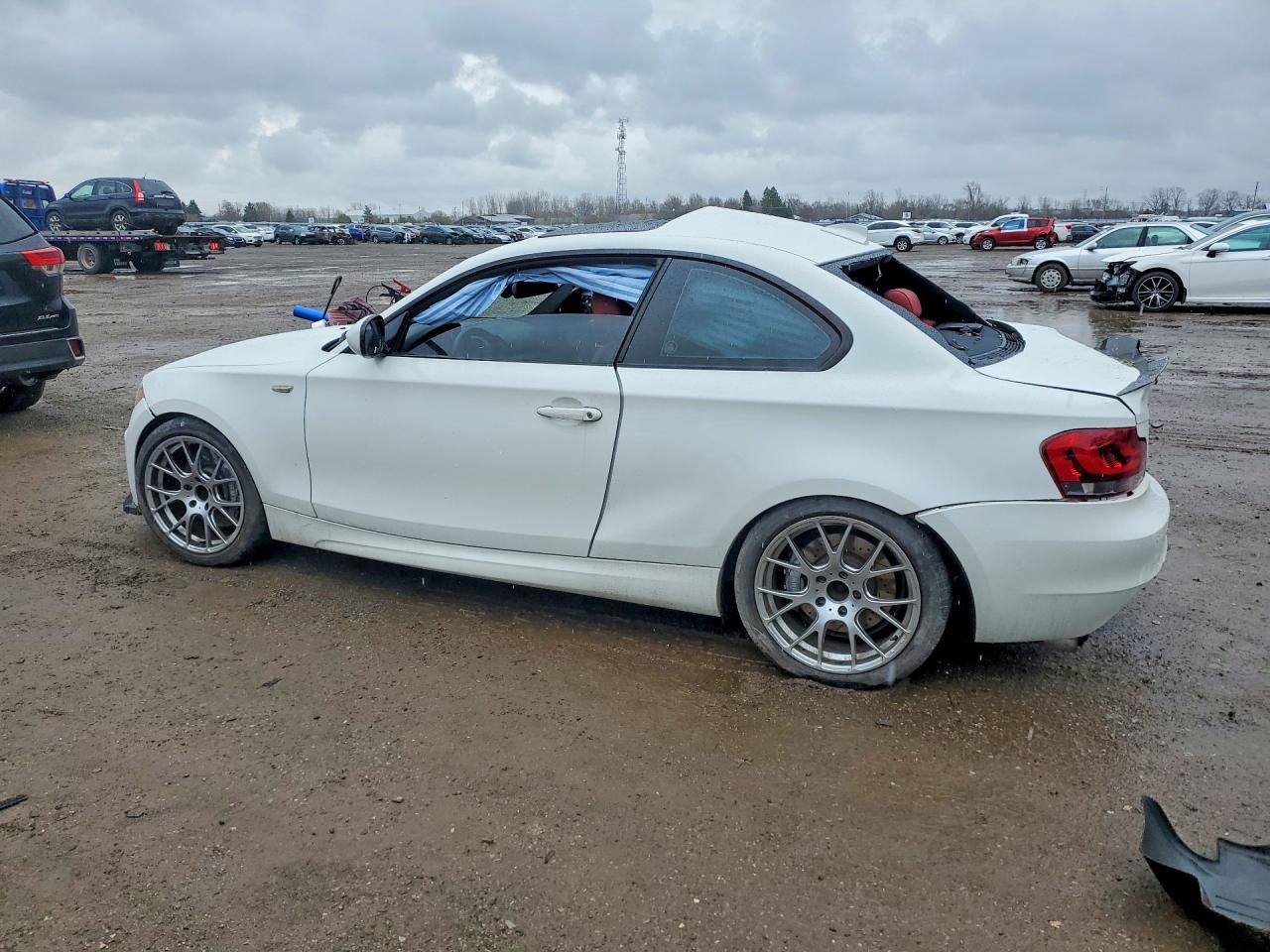 2012 BMW 1 series VIN WBAUC9C58CVM12028 photo 2