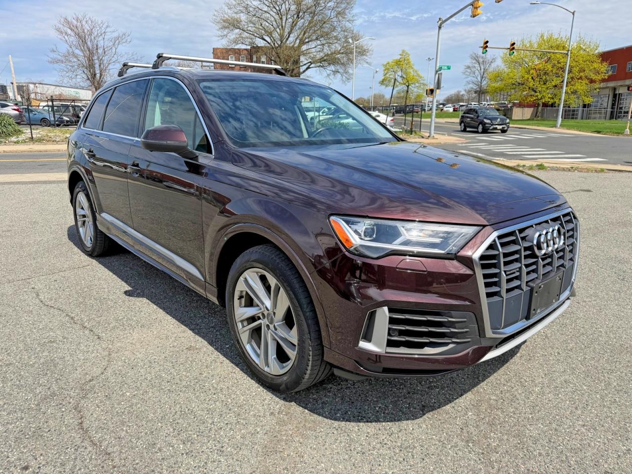 2020 Audi Q7 VIN WA1LXAF70LD001045 photo 4