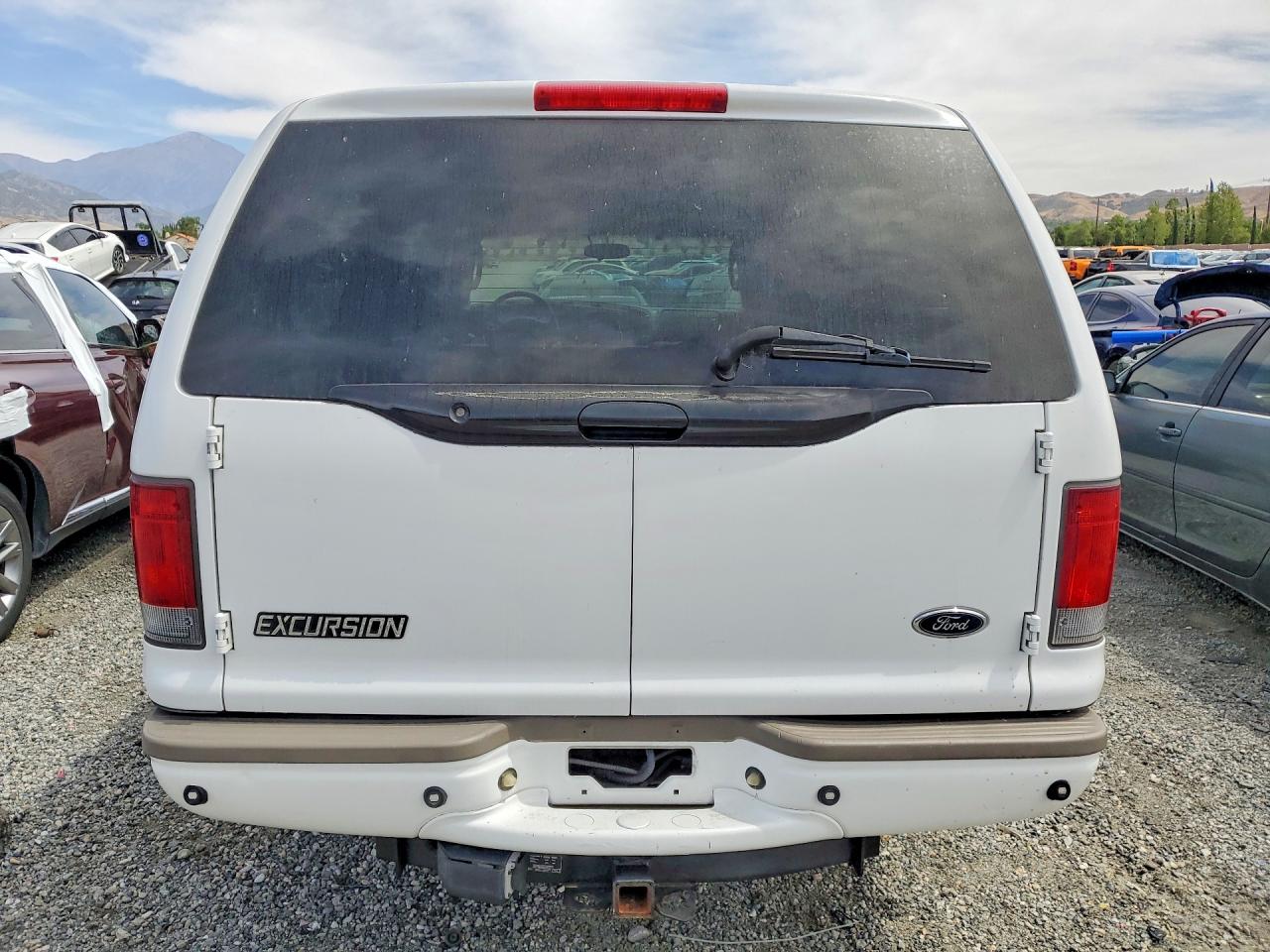 2004 Ford Excursion VIN 1FMNU44P84EA16976 photo 6
