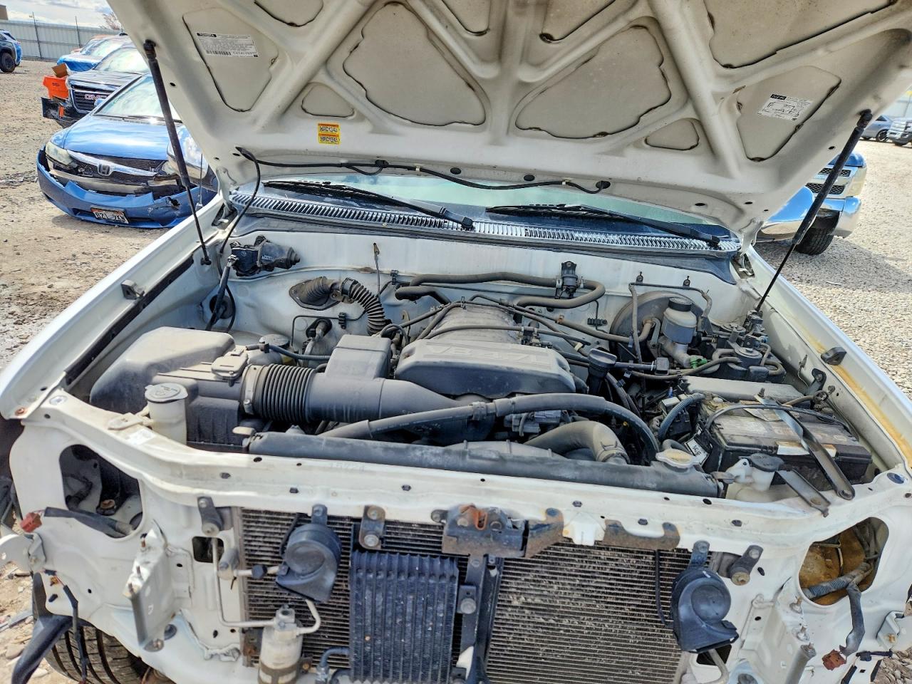 2001 Toyota Tundra VIN 5TBRT34121S206687 photo 11
