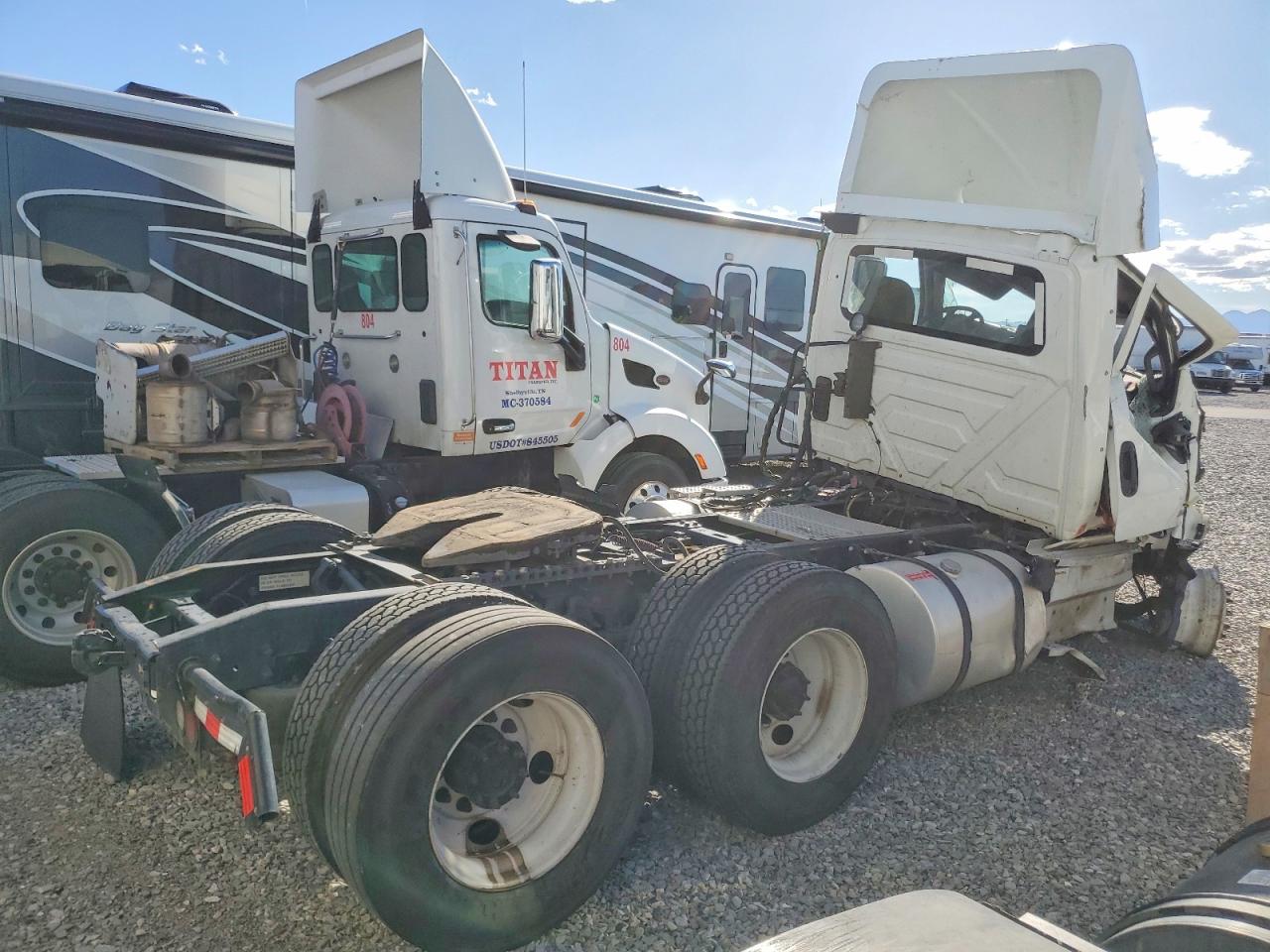 2024 International All models VIN 3HSDWTZR0RN209401 photo 4